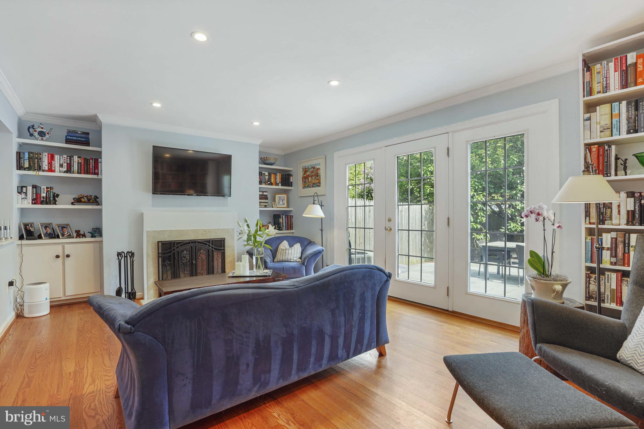 KINGS MANOR TOWNE HOUSES - Residential