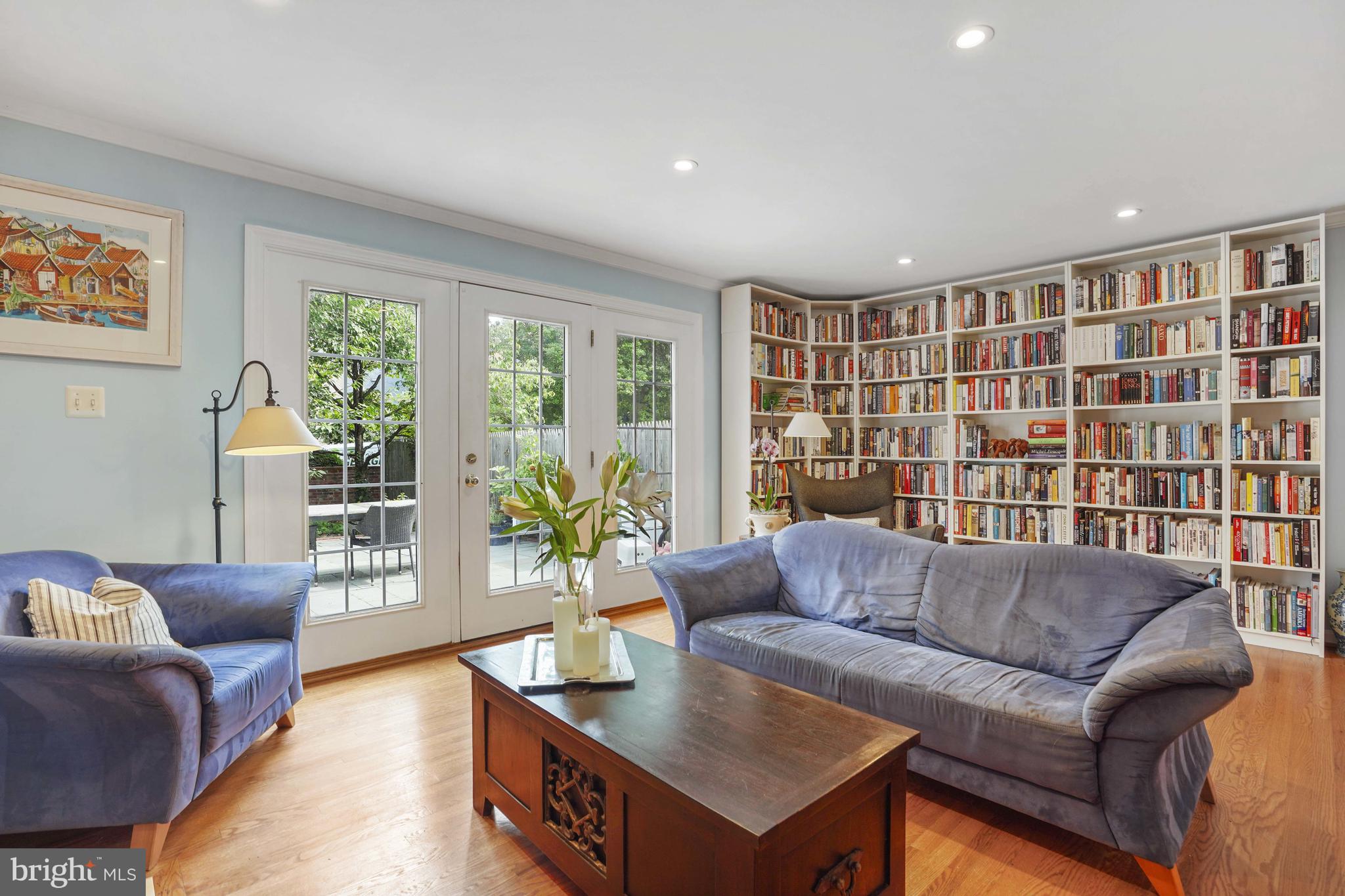 KINGS MANOR TOWNE HOUSES - Residential