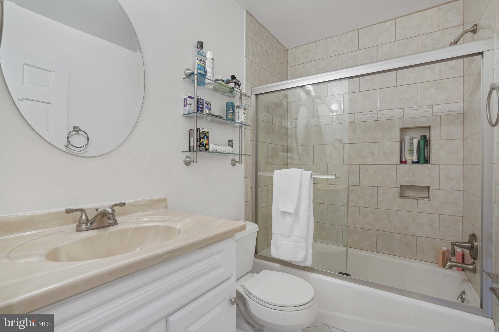 KINGS MANOR TOWNE HOUSES - Residential