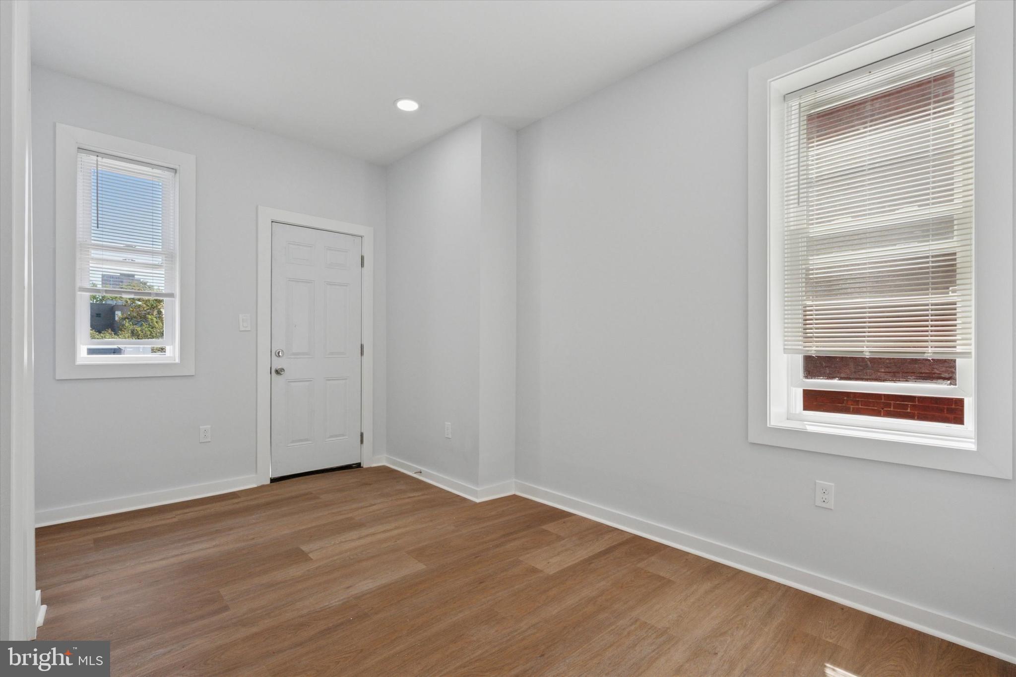 UNIVERSITY CITY - Residential Lease