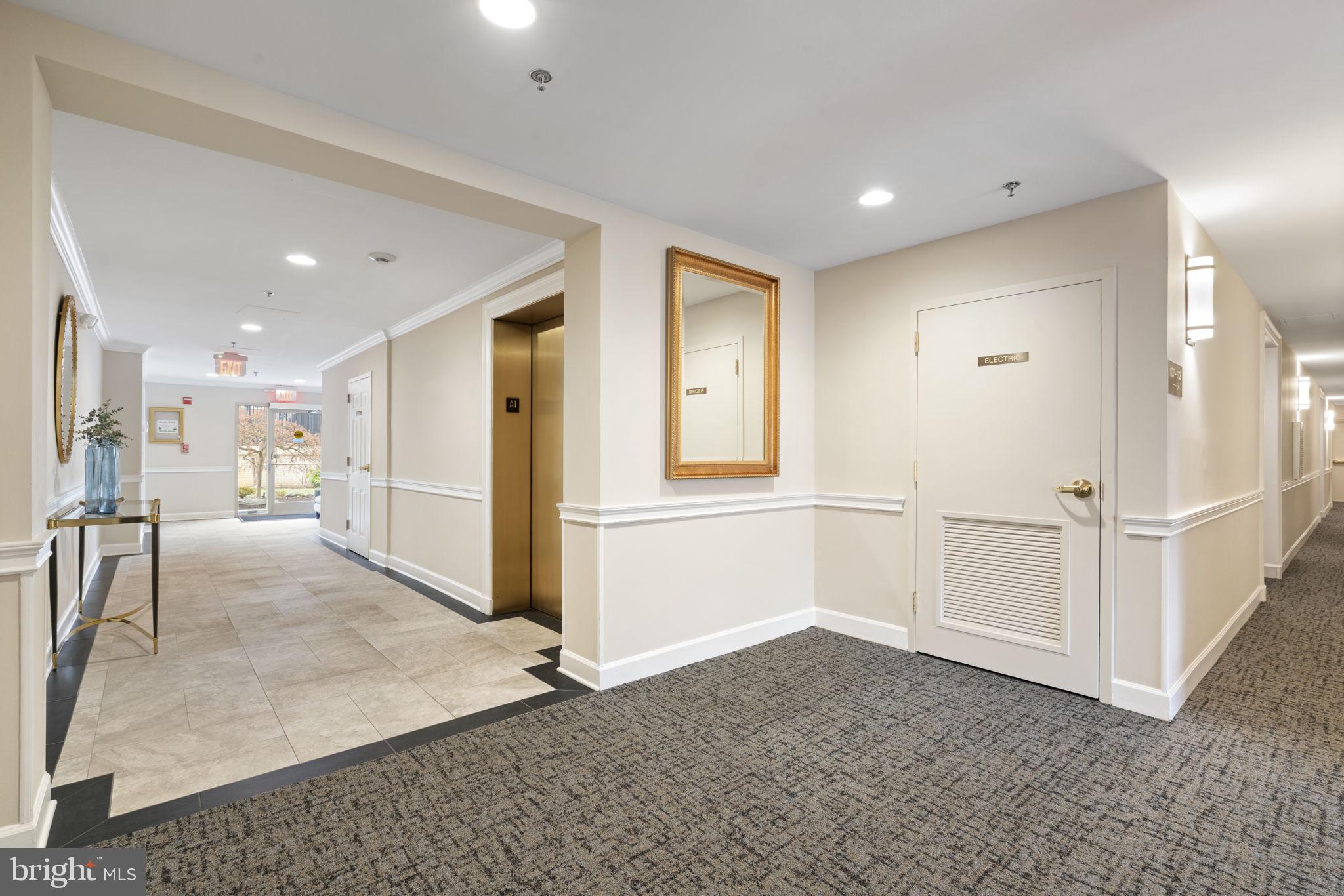 1860 STRATFORD PARK PLACE 305
