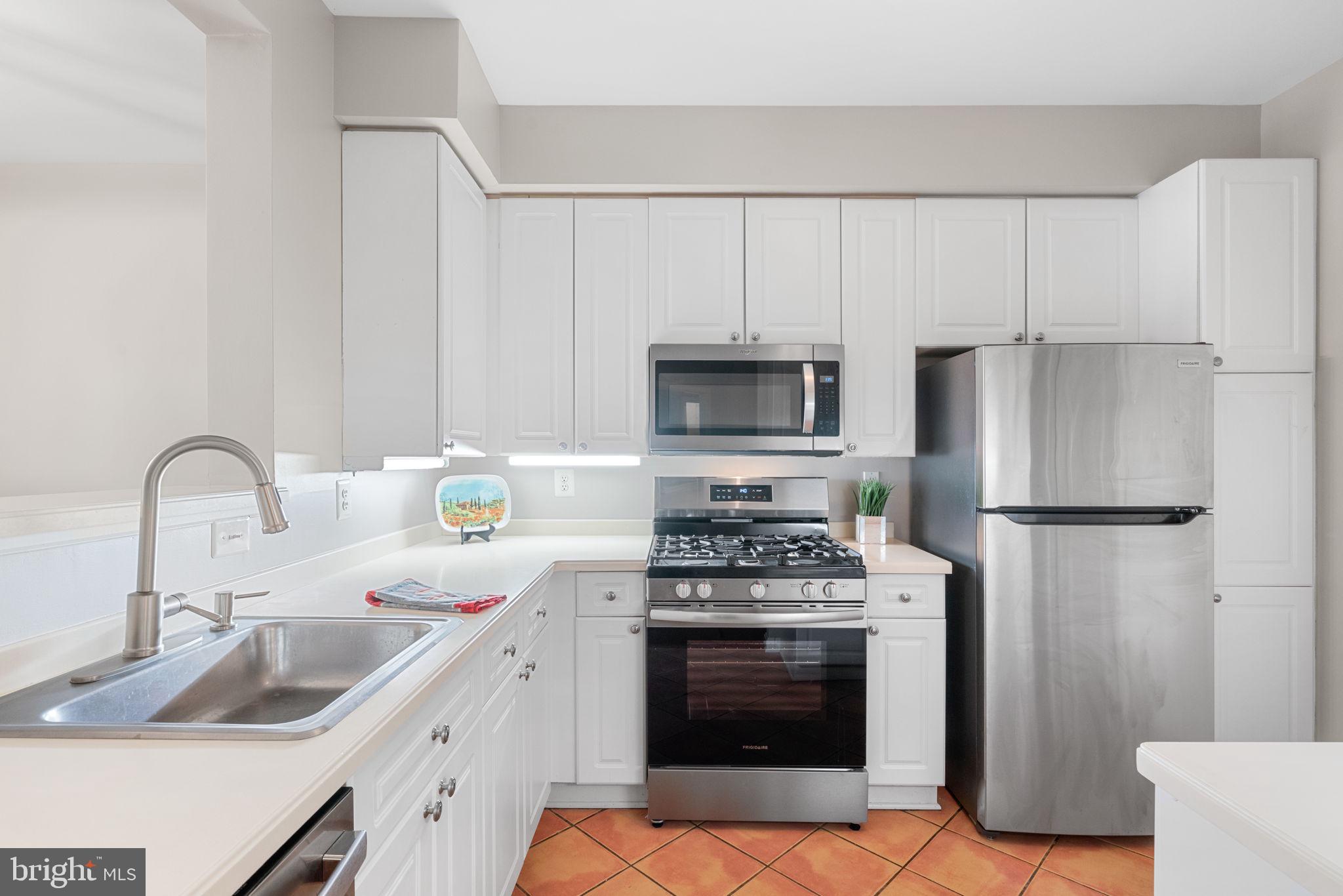 STRATFORD CONDOMINIUMS - Residential