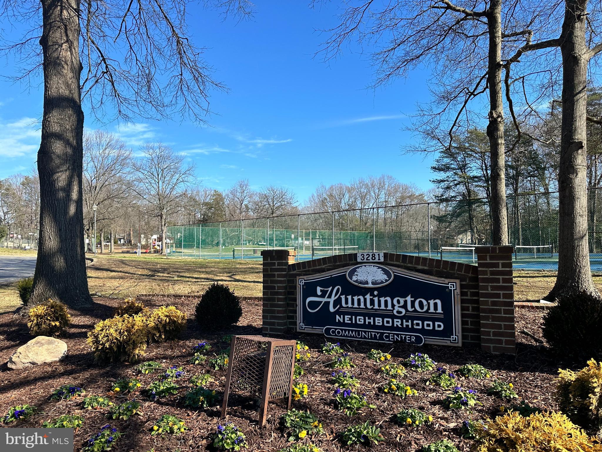 ST CHARLES SUB - HUNTINGTON - Residential Lease