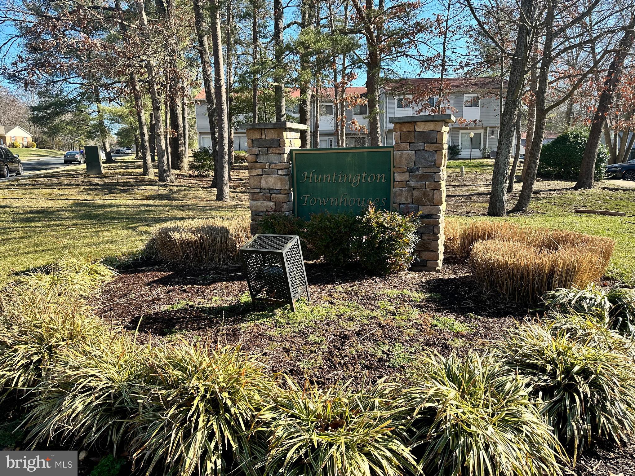 ST CHARLES SUB - HUNTINGTON - Residential Lease