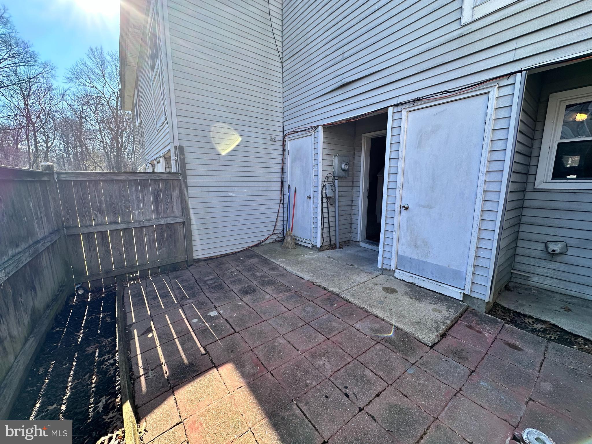 ST CHARLES SUB - HUNTINGTON - Residential Lease