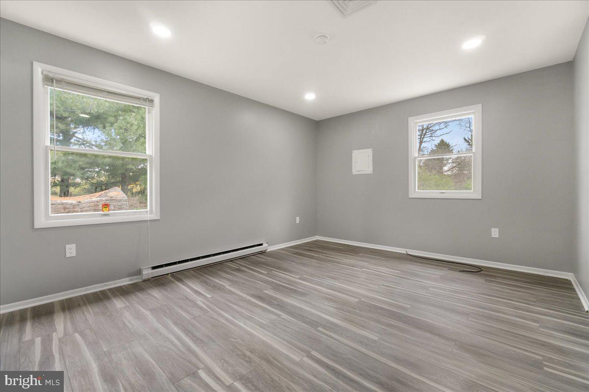 PARADISE HOMES - Residential