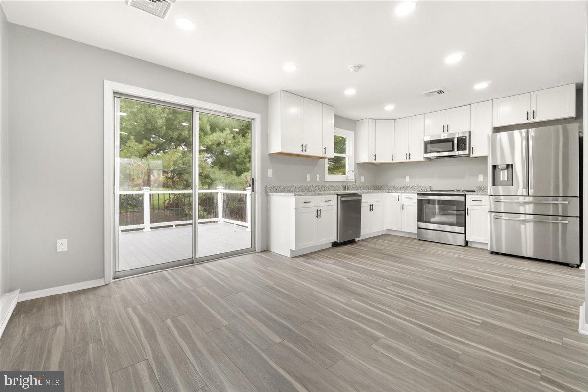 PARADISE HOMES - Residential