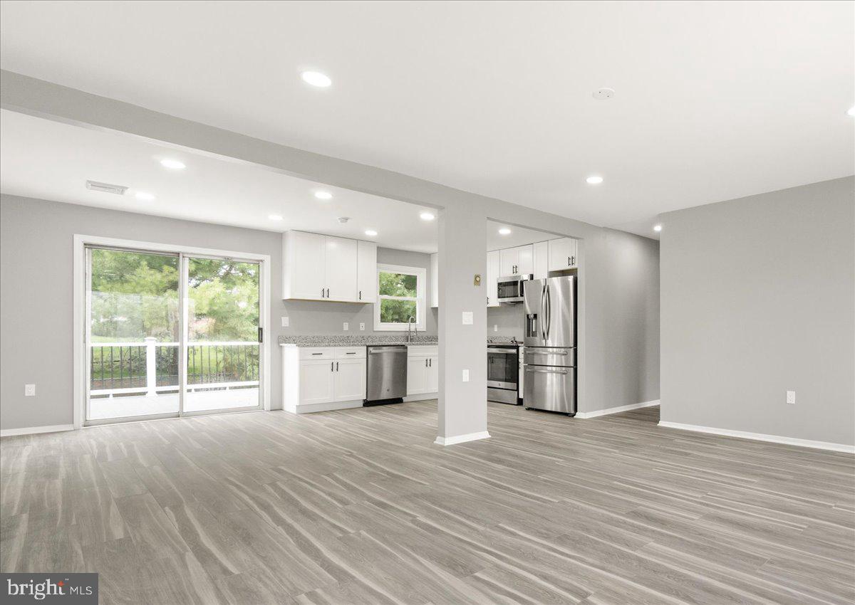 PARADISE HOMES - Residential