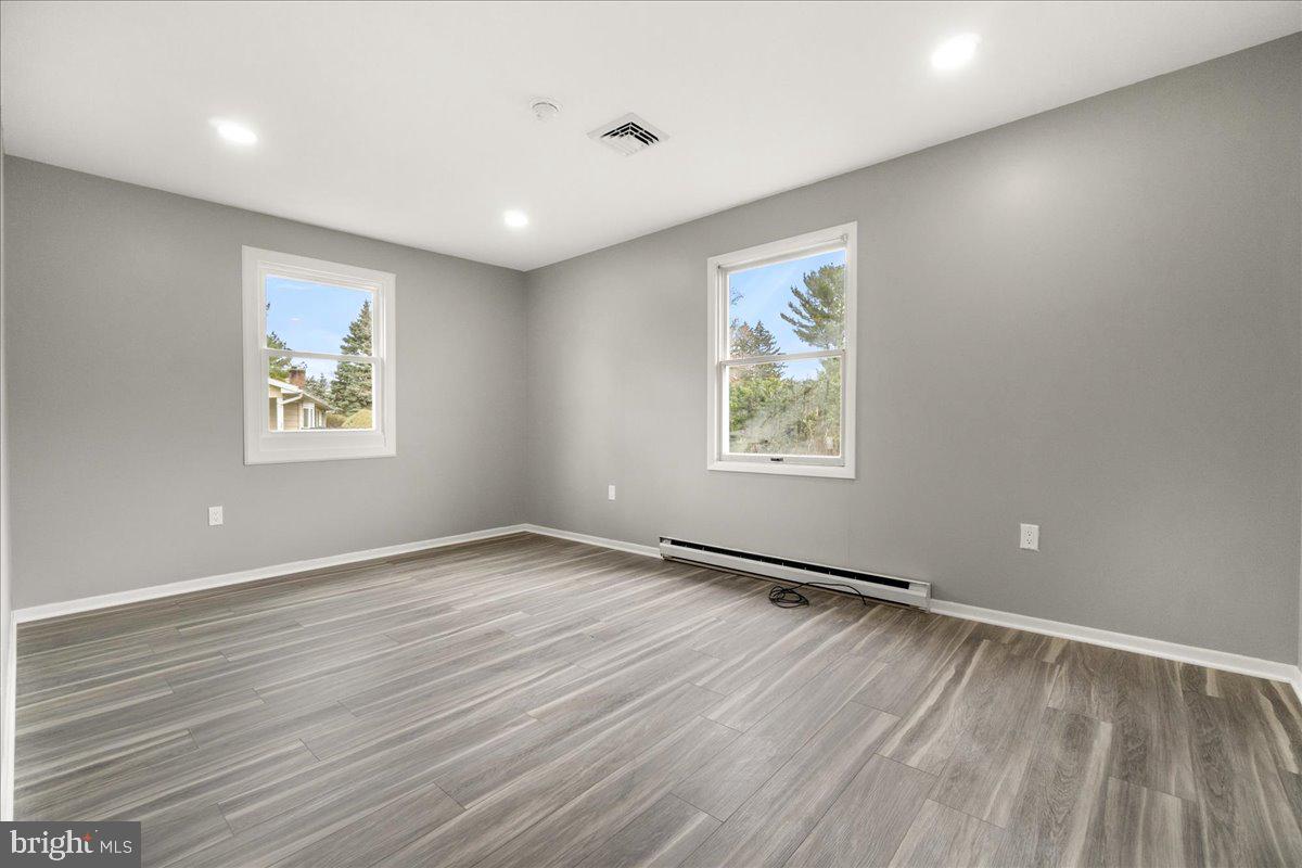 PARADISE HOMES - Residential