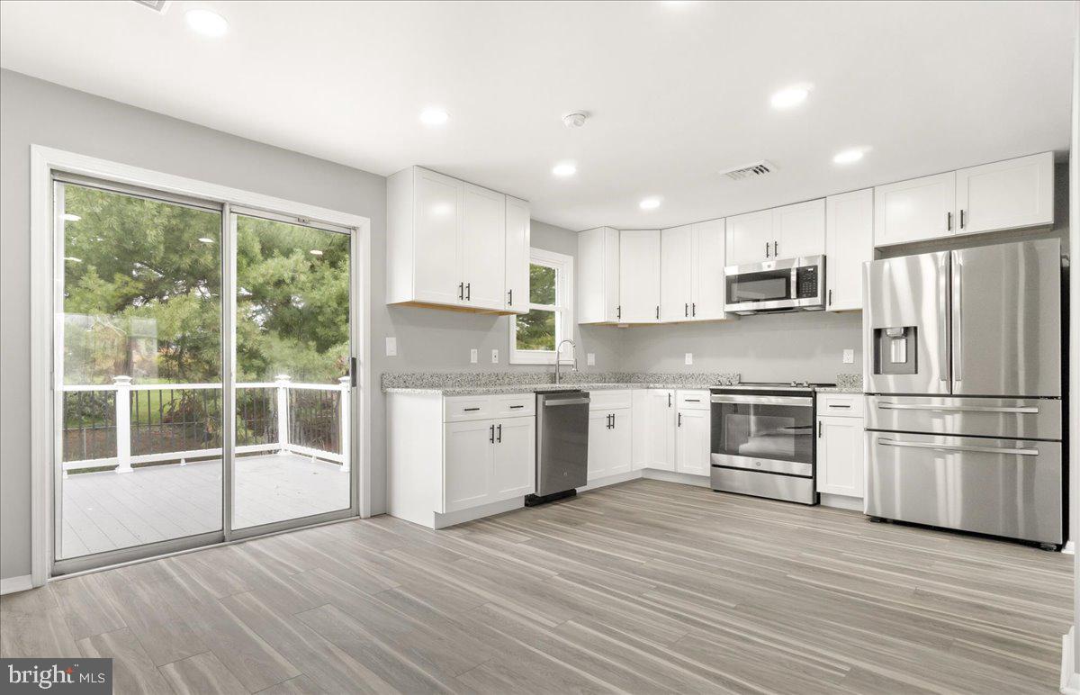 PARADISE HOMES - Residential