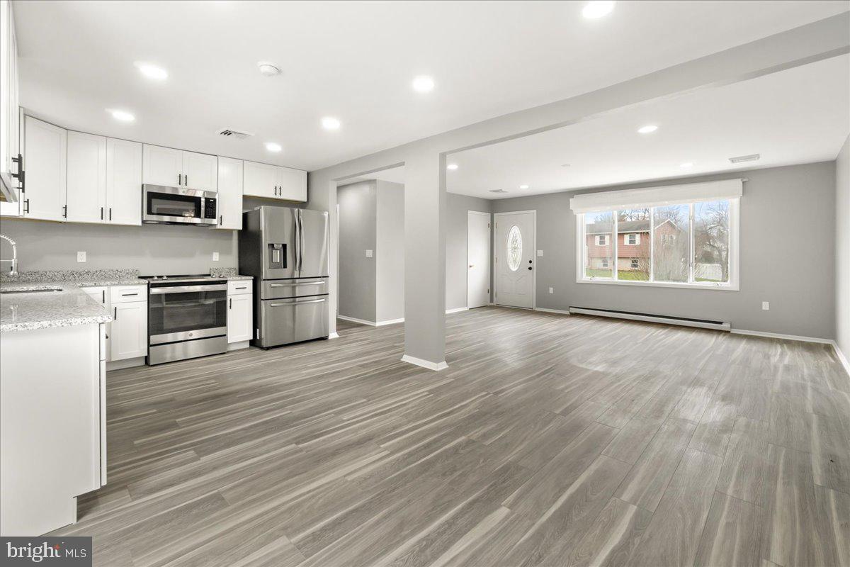 PARADISE HOMES - Residential