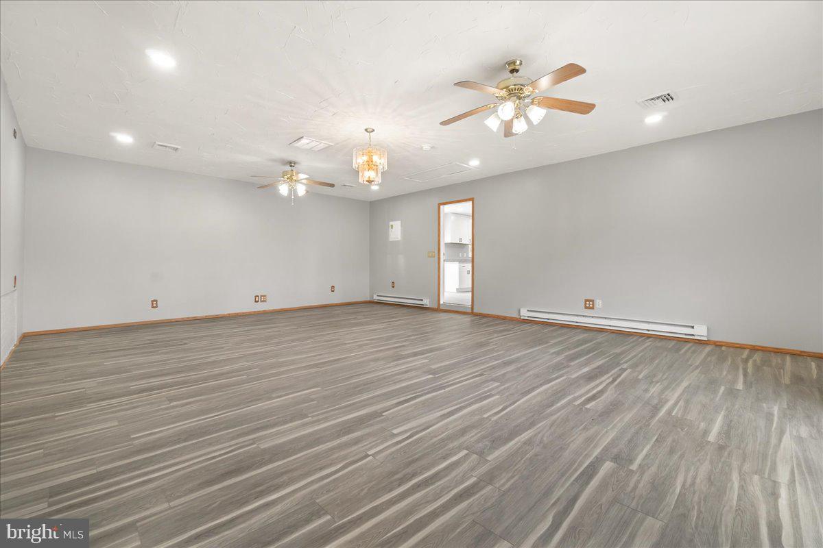 PARADISE HOMES - Residential