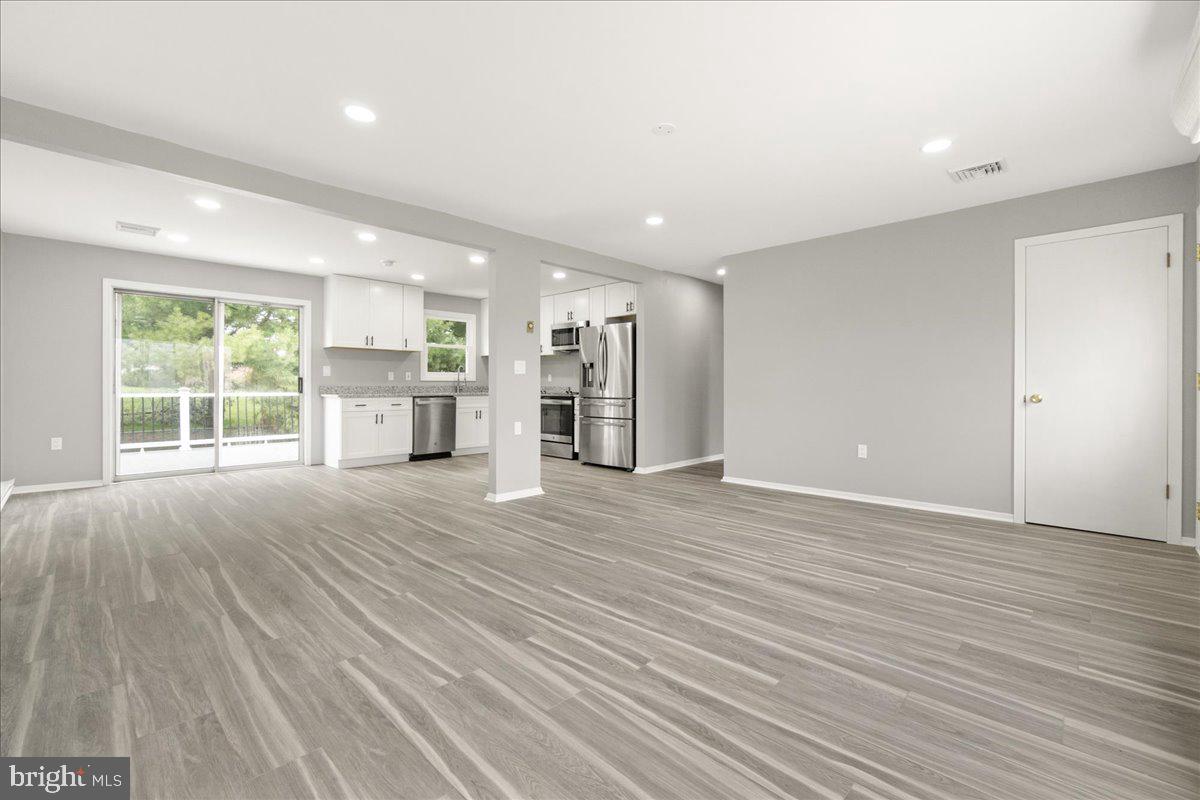 PARADISE HOMES - Residential