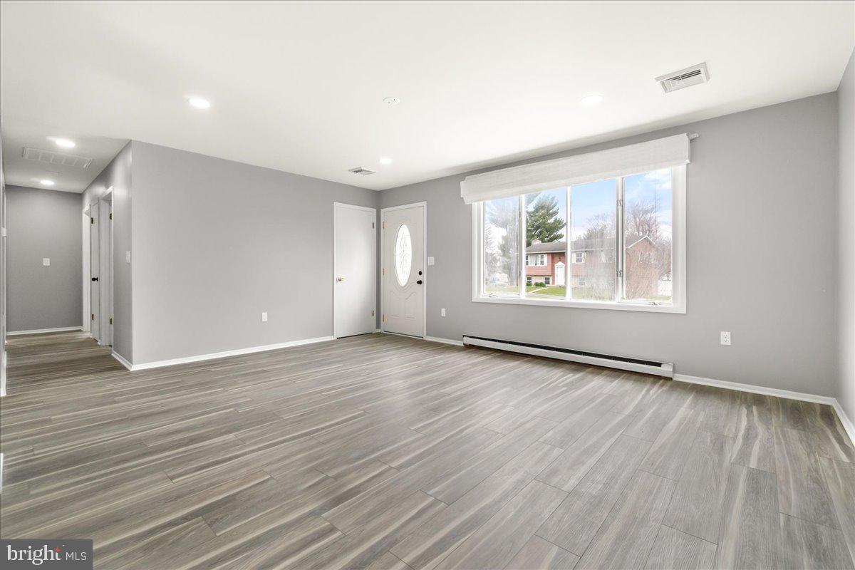 PARADISE HOMES - Residential