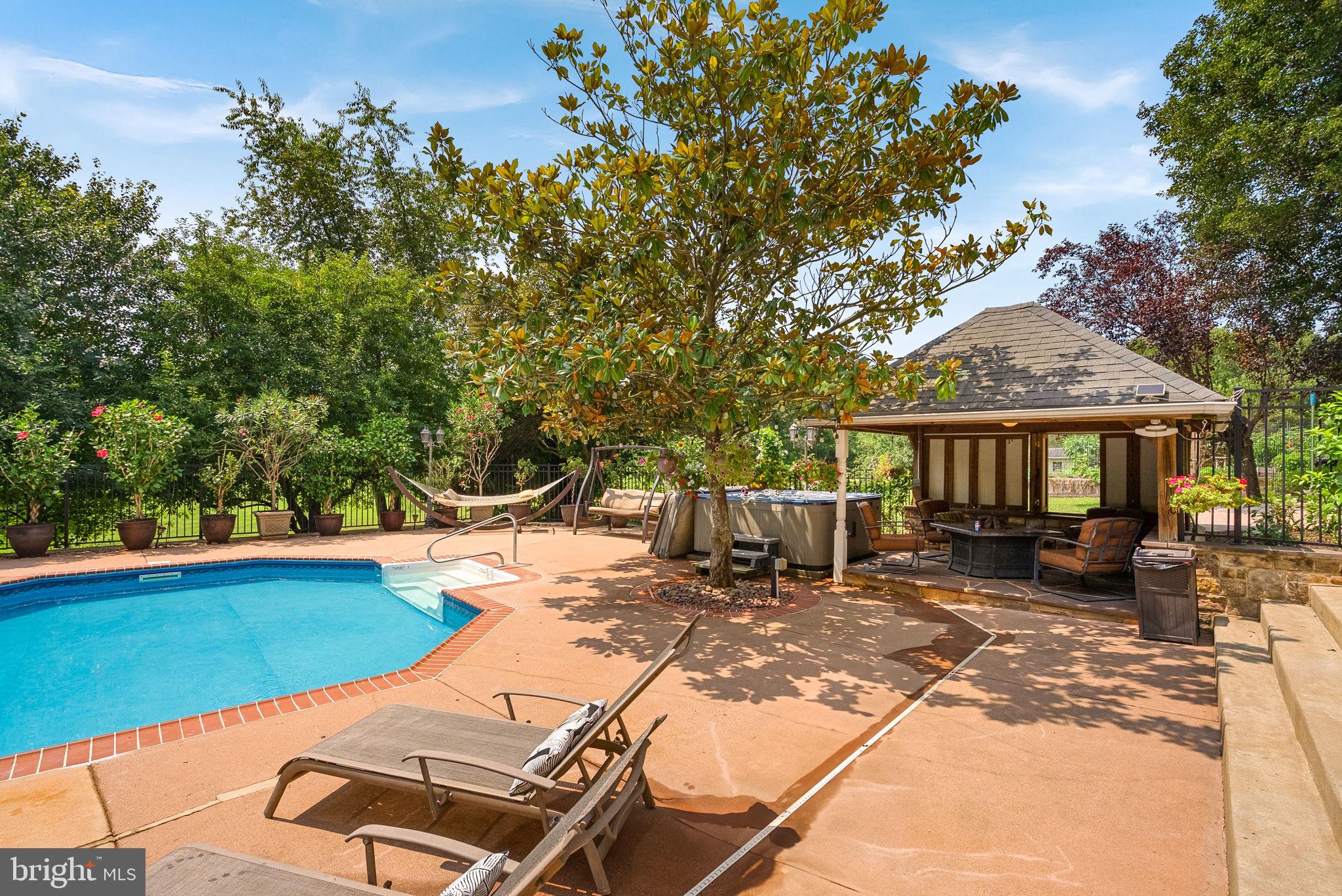 TREVOR HILL - Residential