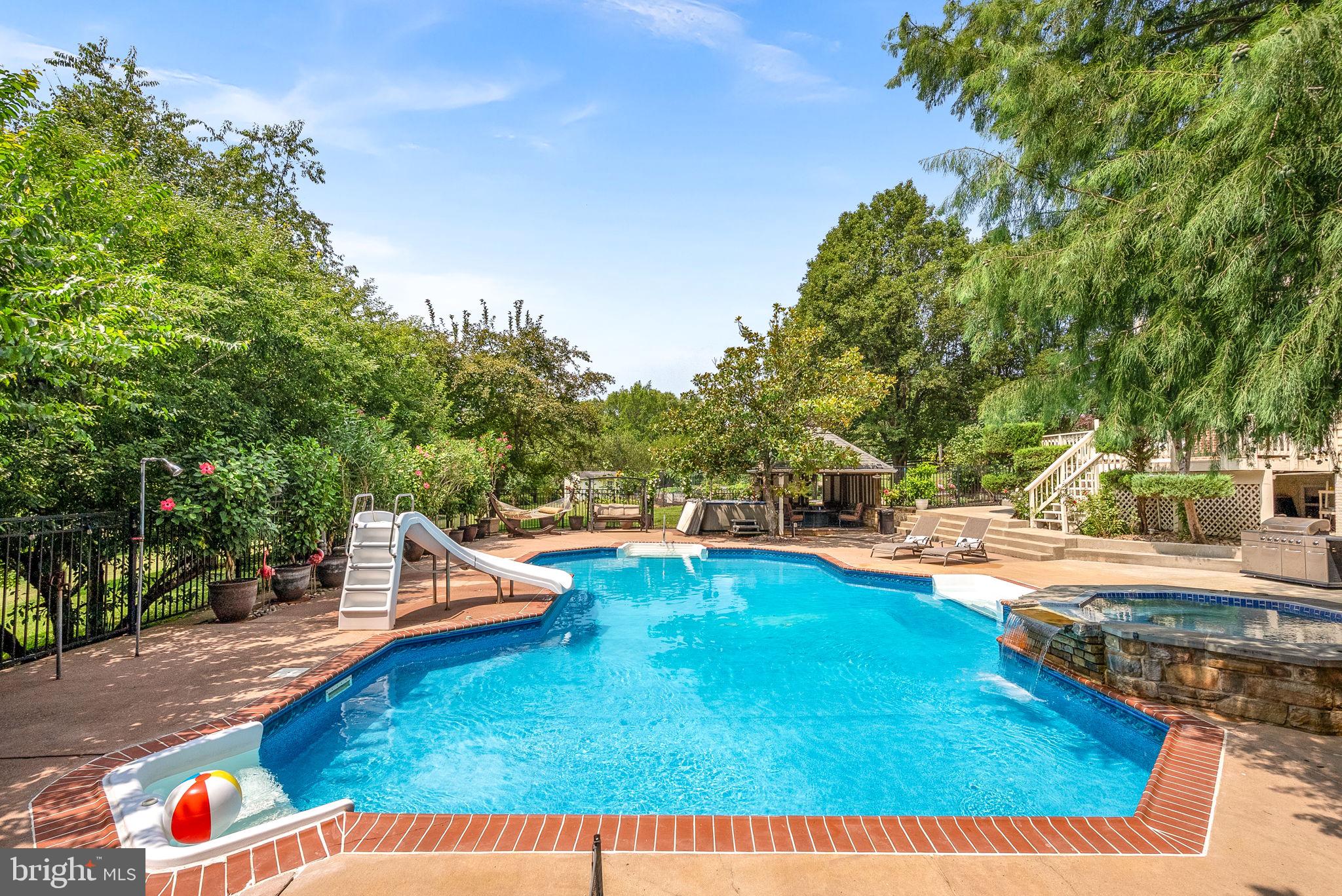 TREVOR HILL - Residential