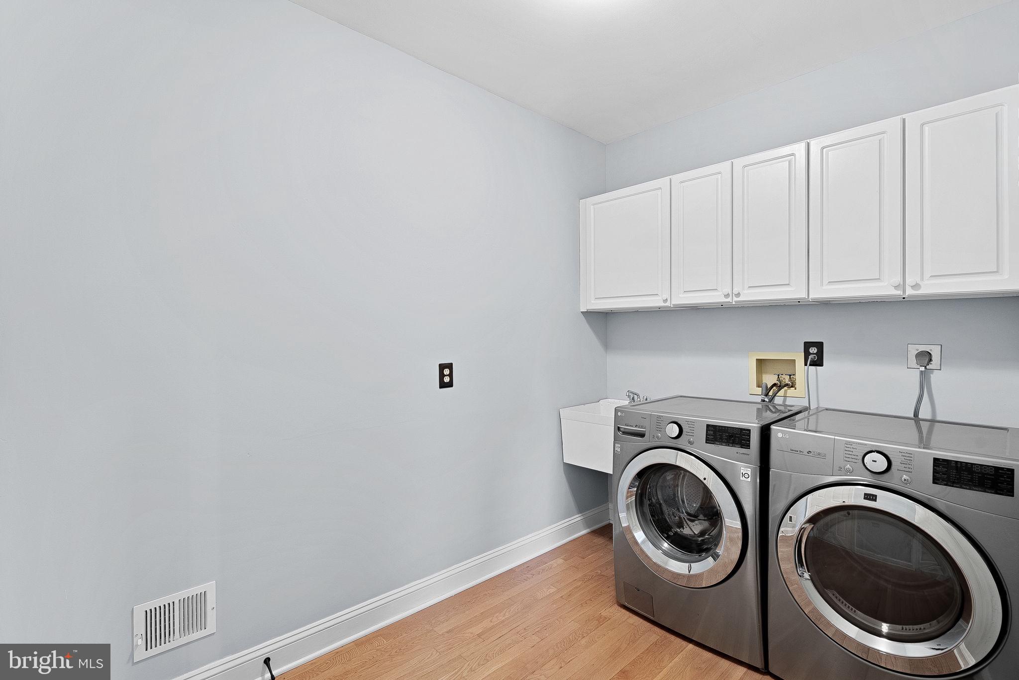 TREVOR HILL - Residential