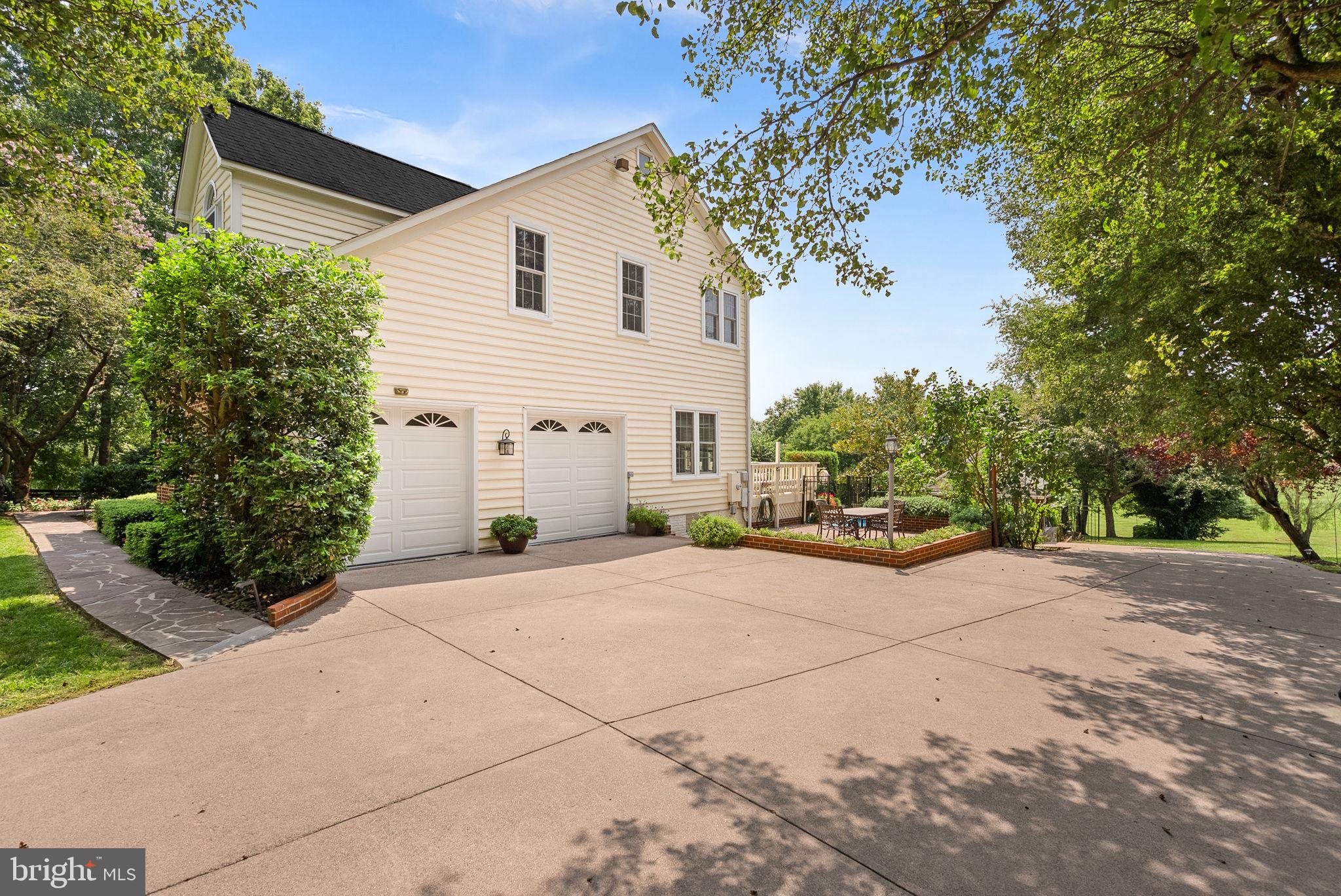 TREVOR HILL - Residential