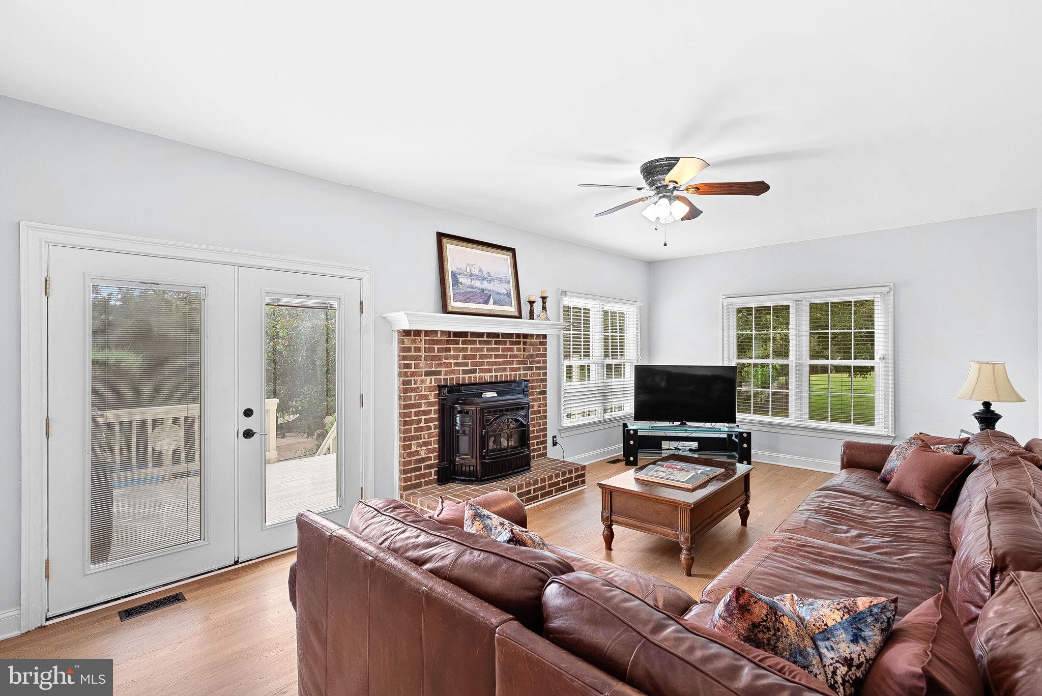 TREVOR HILL - Residential