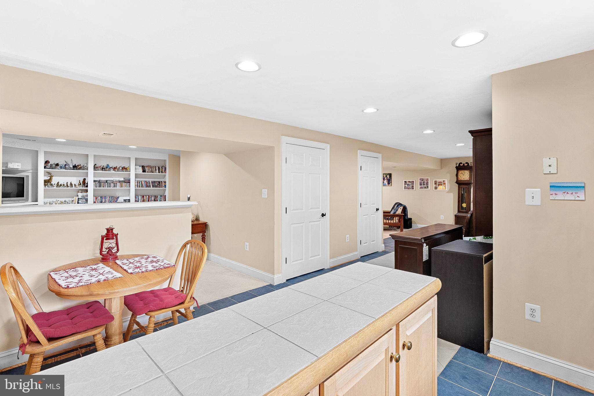 TREVOR HILL - Residential