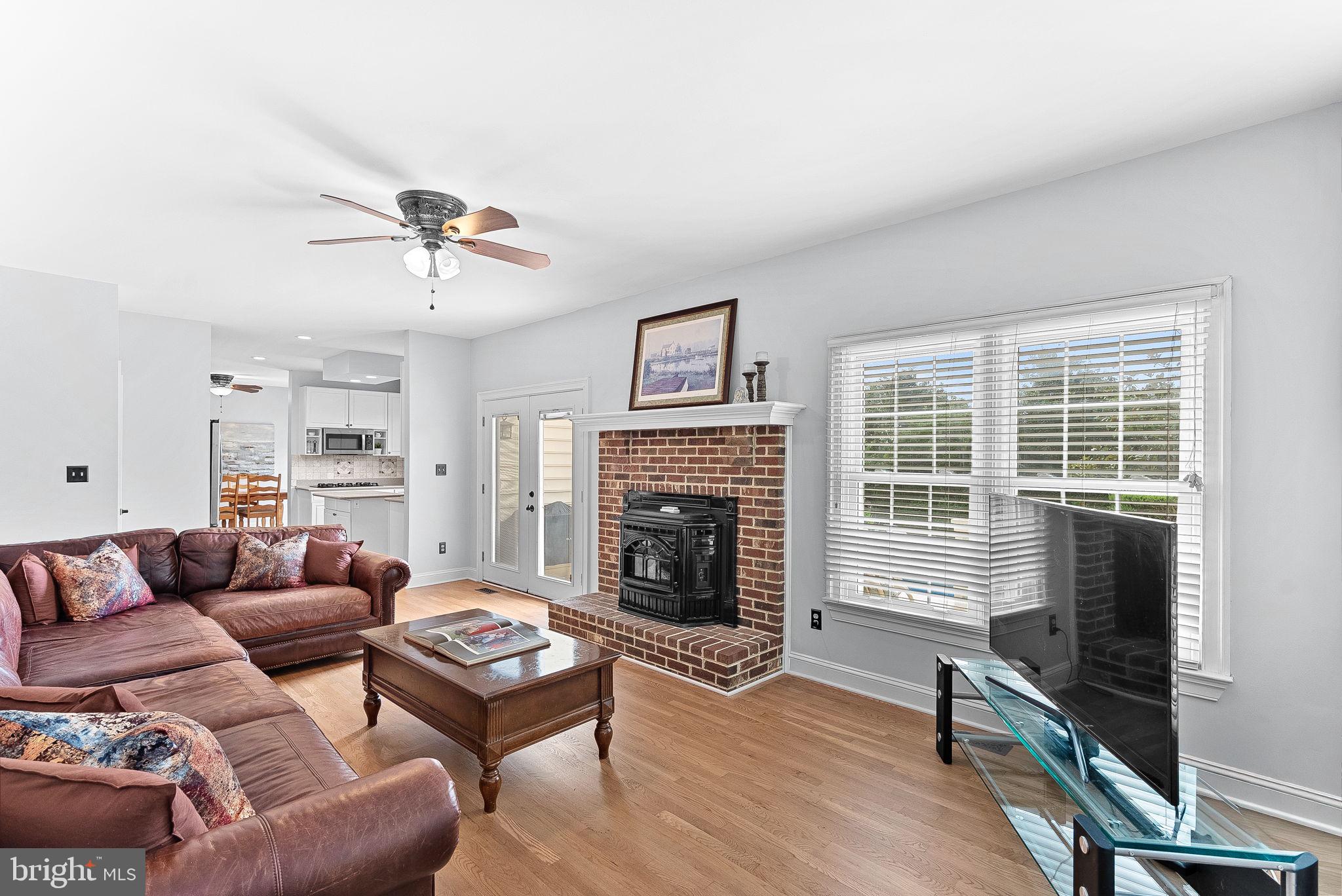 TREVOR HILL - Residential