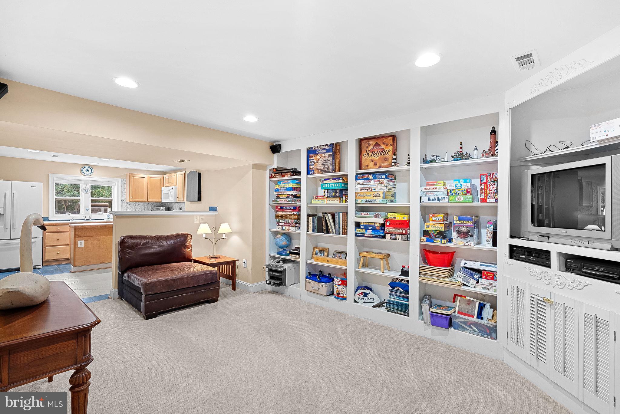 TREVOR HILL - Residential