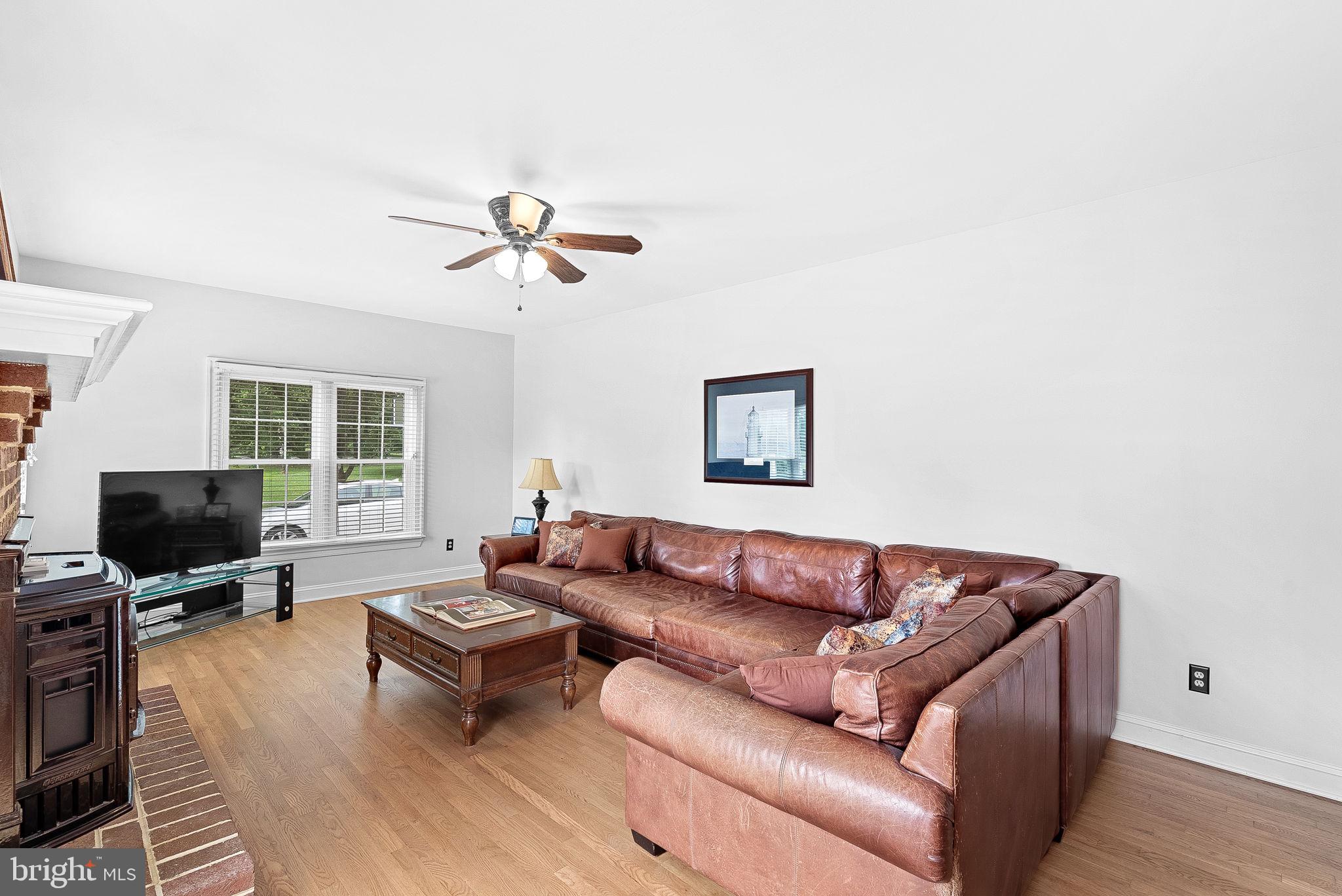 TREVOR HILL - Residential