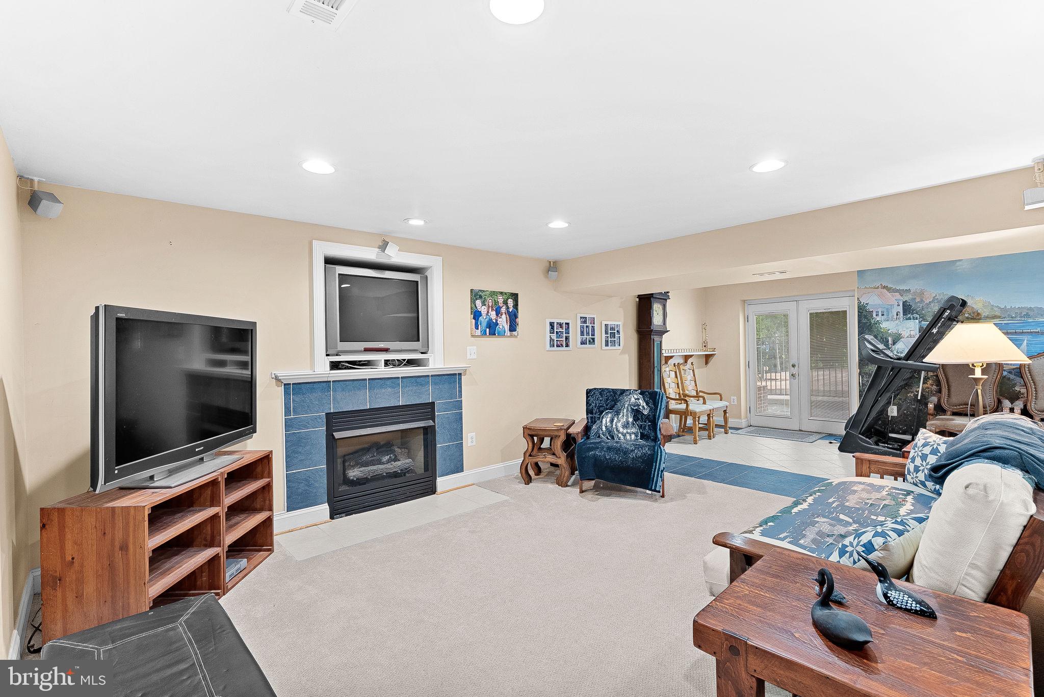 TREVOR HILL - Residential