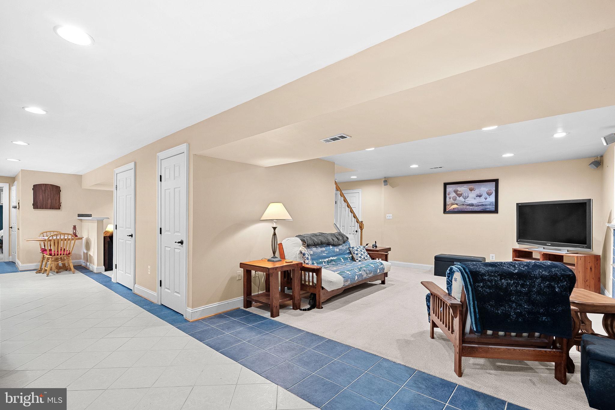 TREVOR HILL - Residential