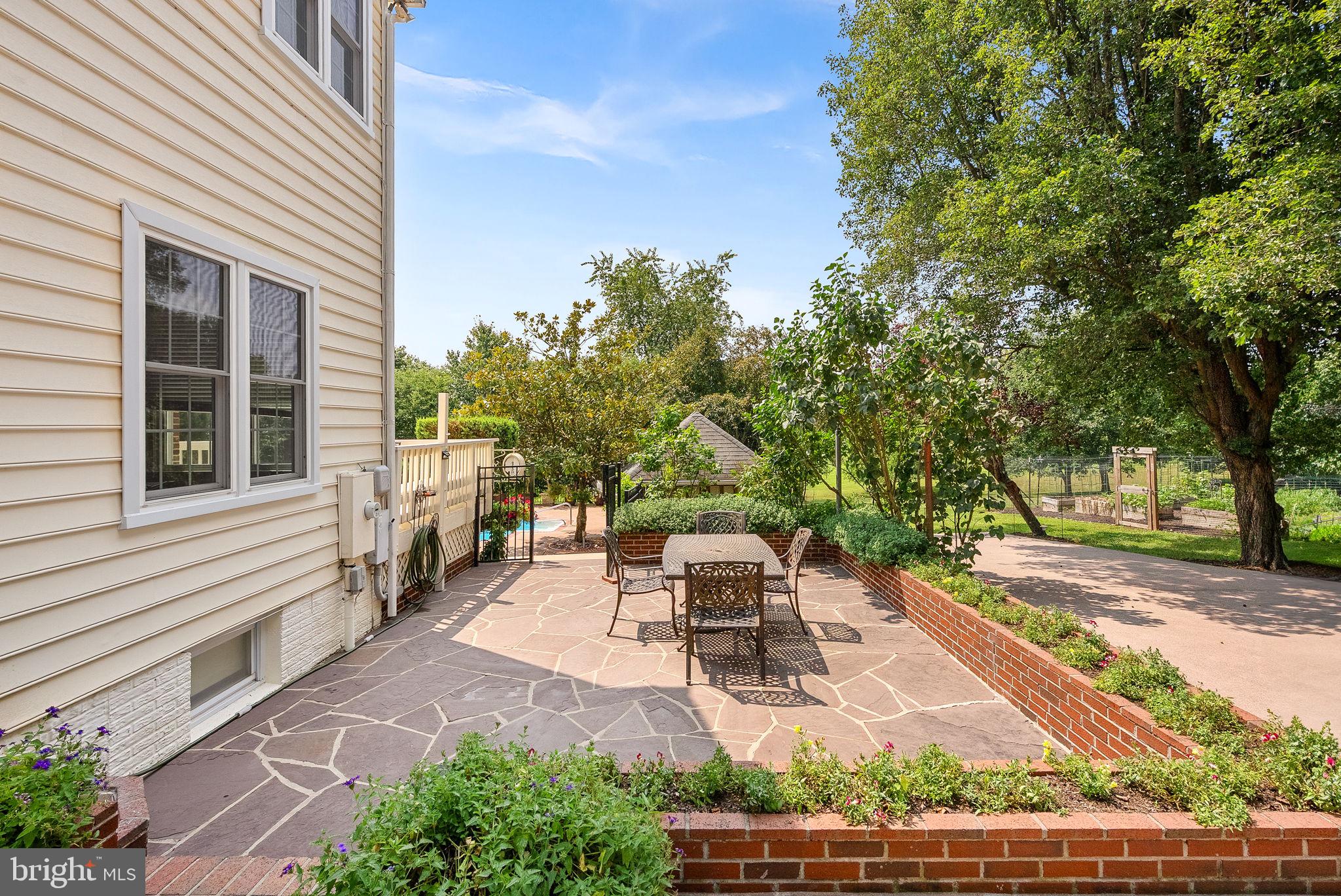 TREVOR HILL - Residential