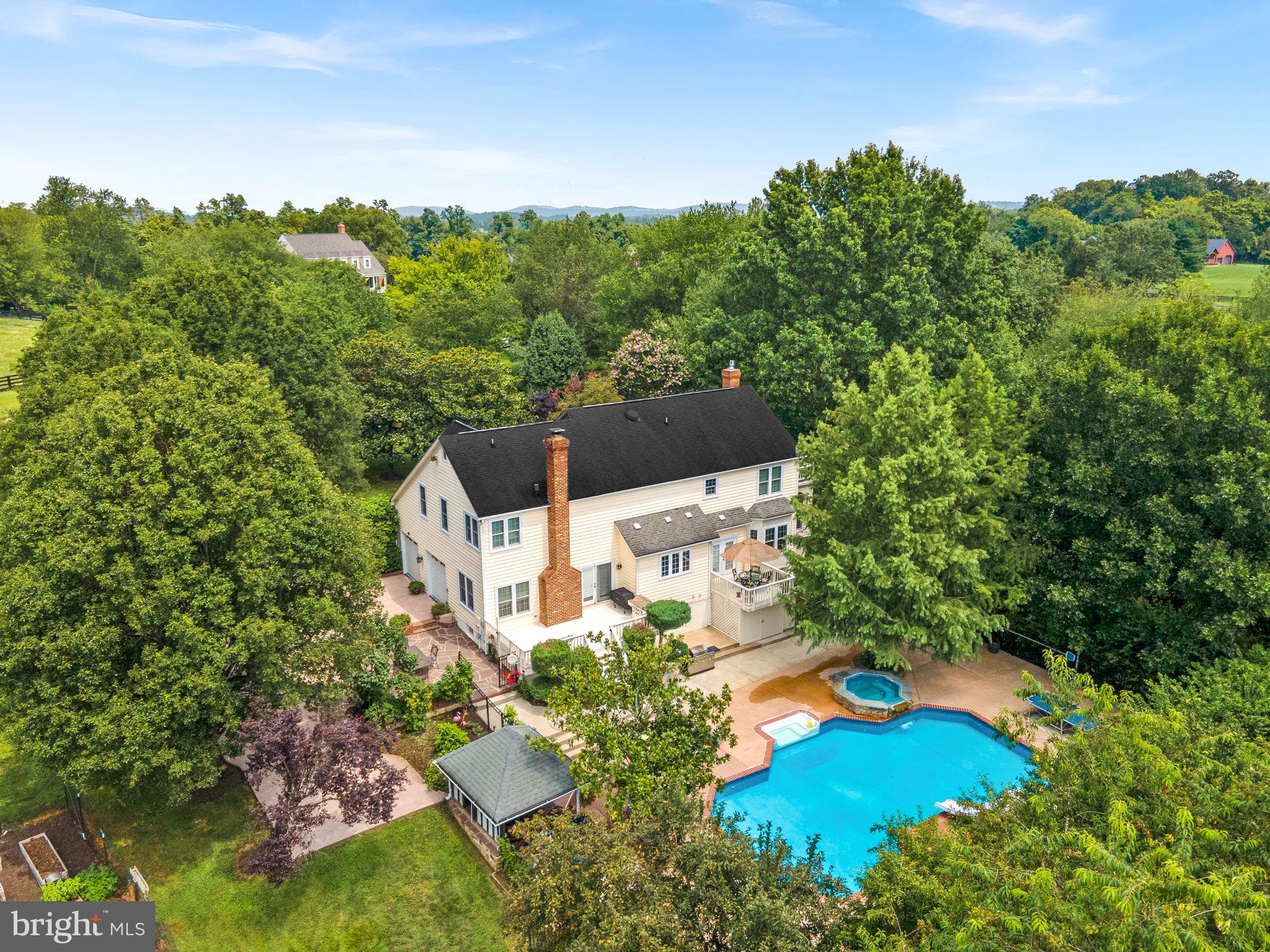 TREVOR HILL - Residential