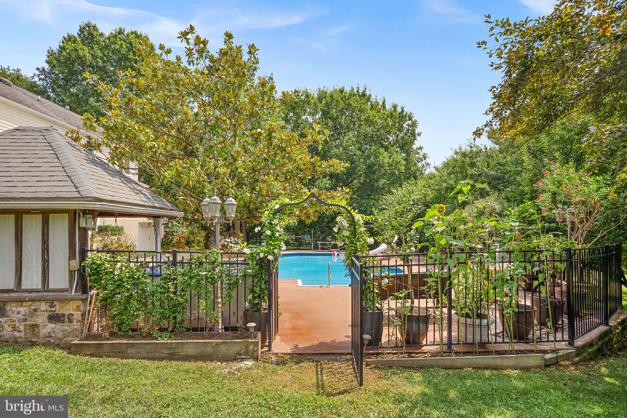 TREVOR HILL - Residential