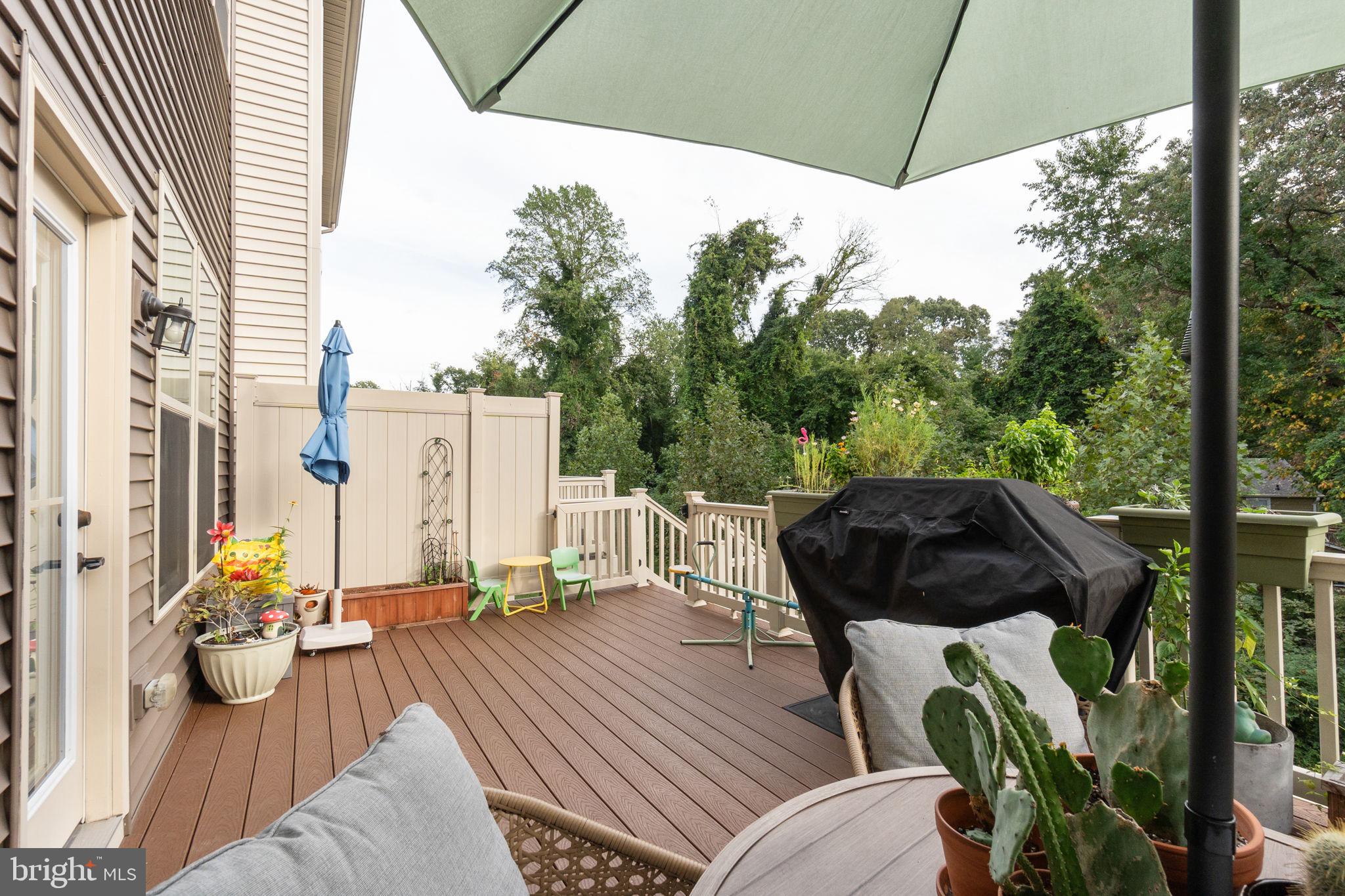 PONDVIEW - Residential