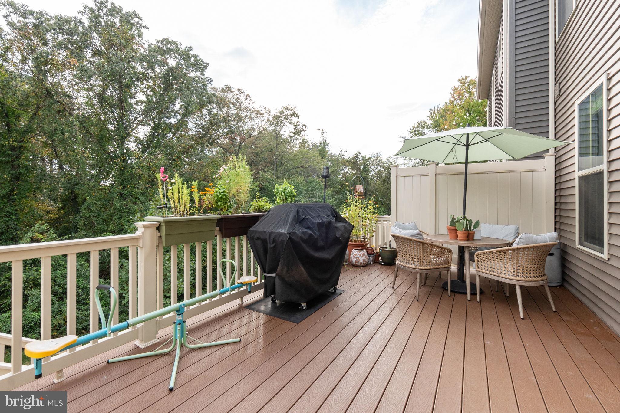 PONDVIEW - Residential