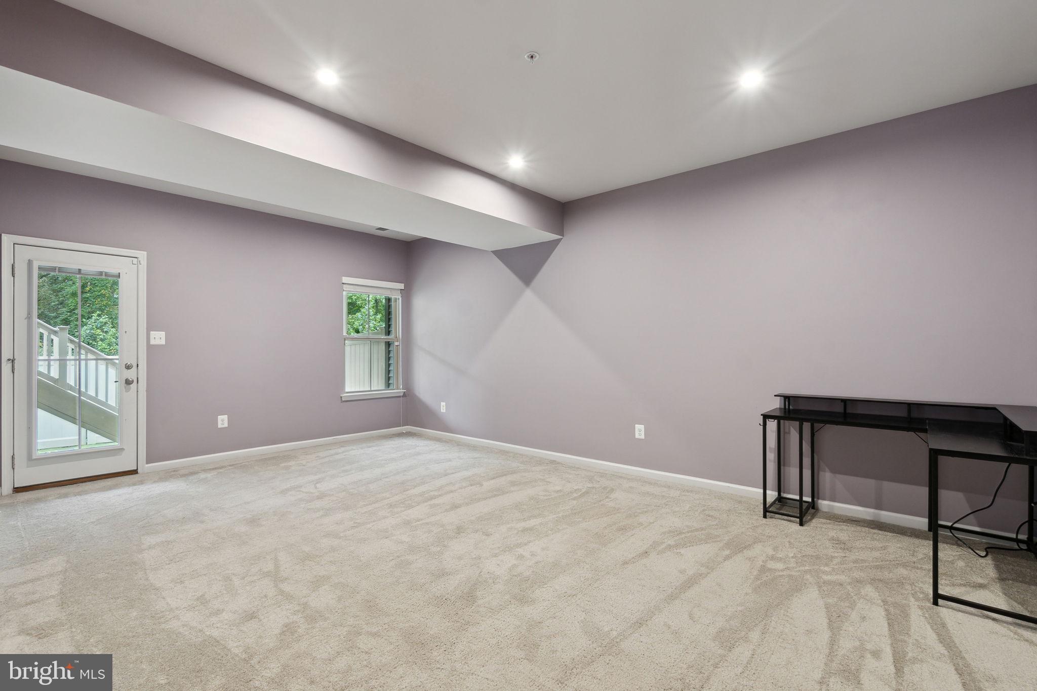 PONDVIEW - Residential