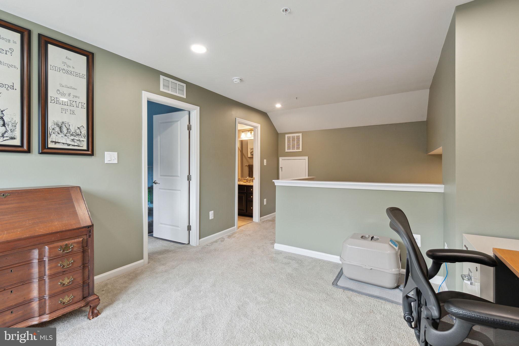 PONDVIEW - Residential