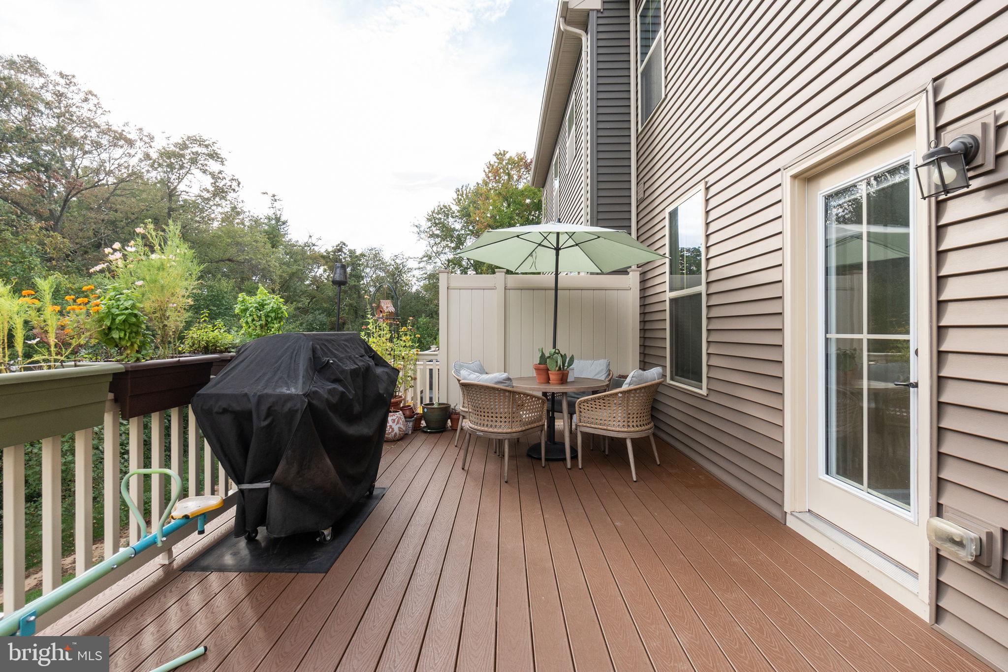 PONDVIEW - Residential