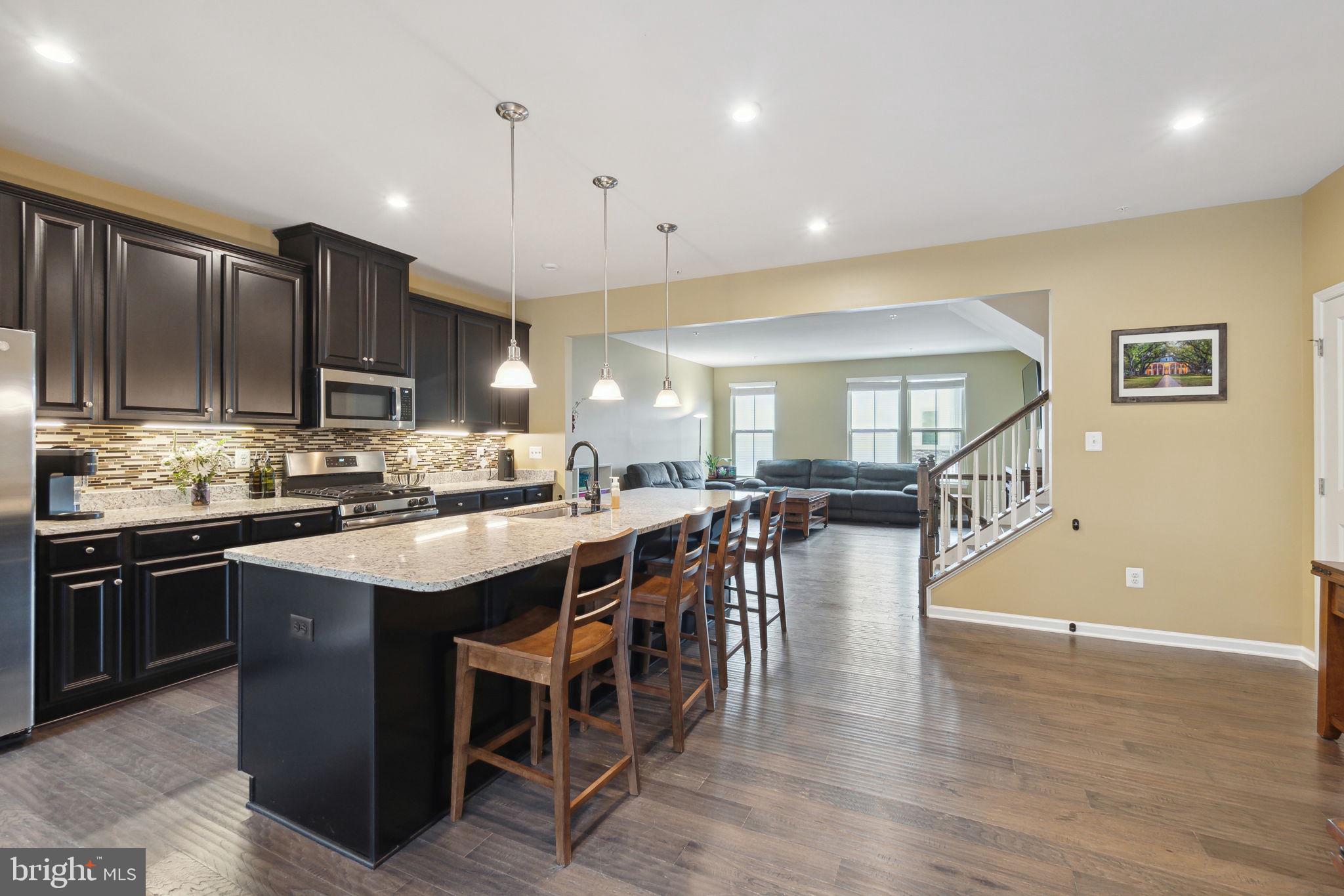 PONDVIEW - Residential