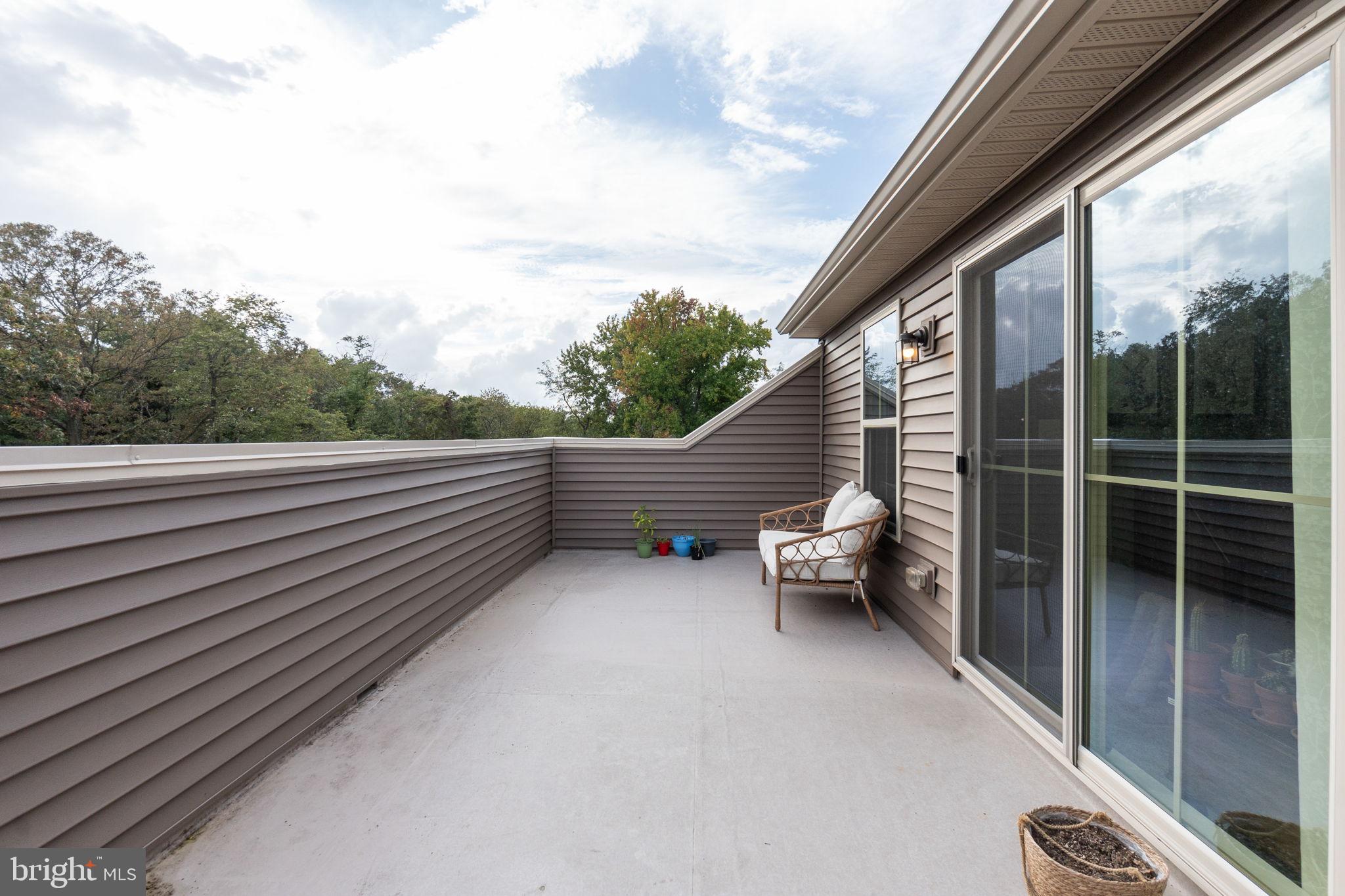 PONDVIEW - Residential