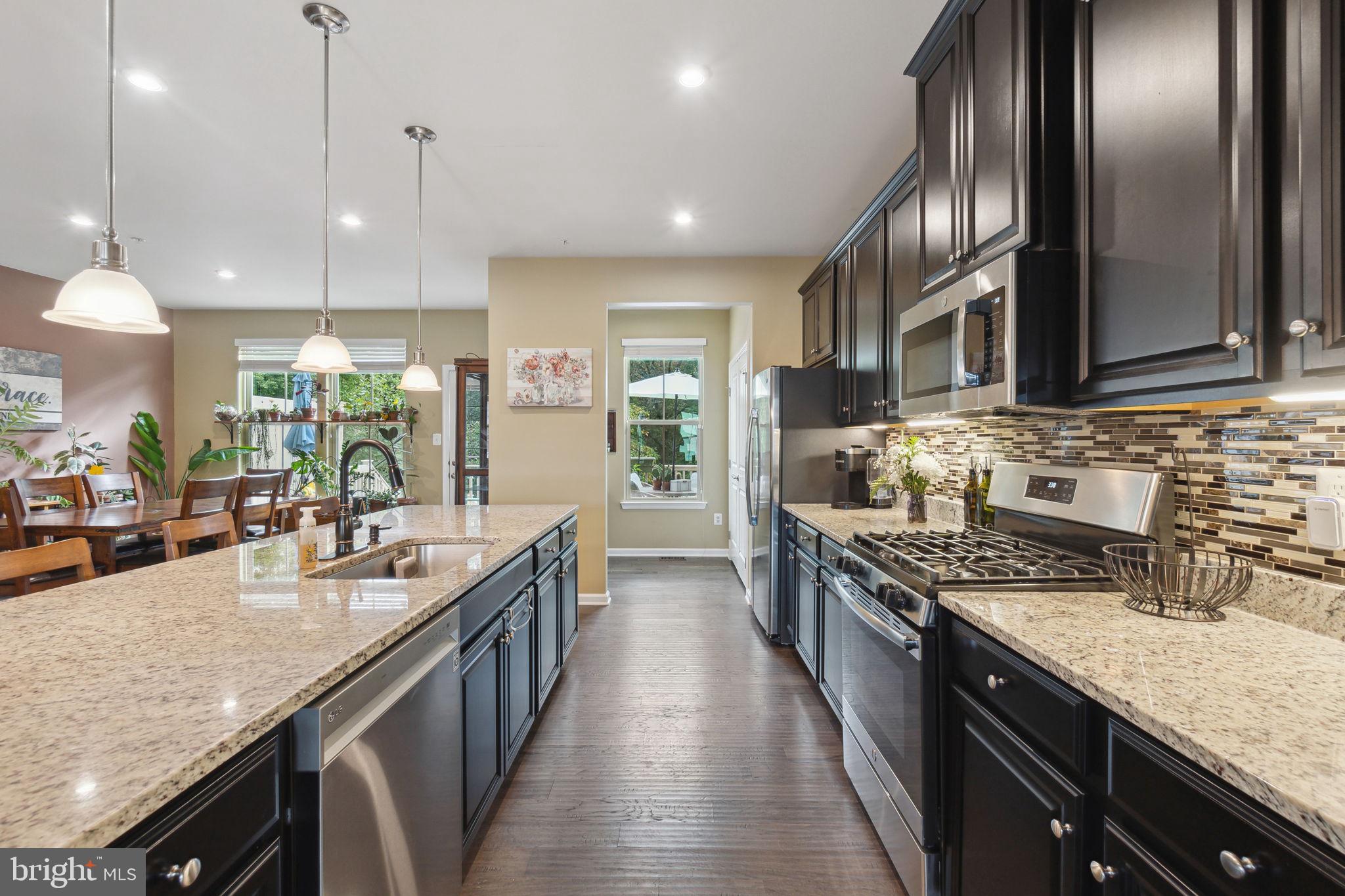 PONDVIEW - Residential