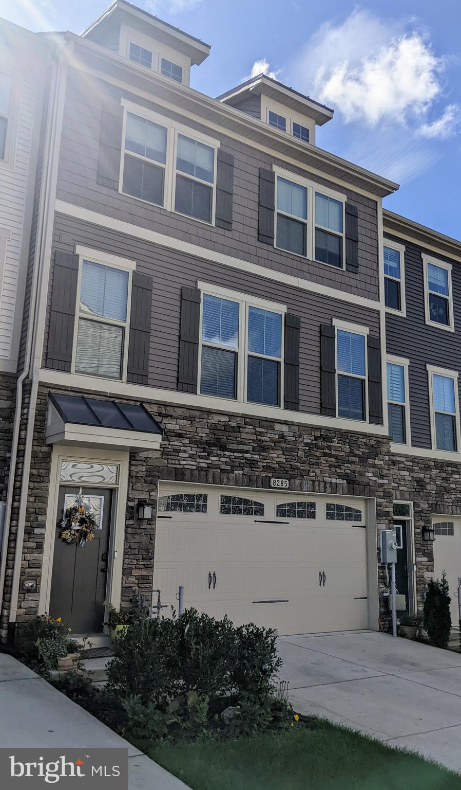 PONDVIEW - Residential