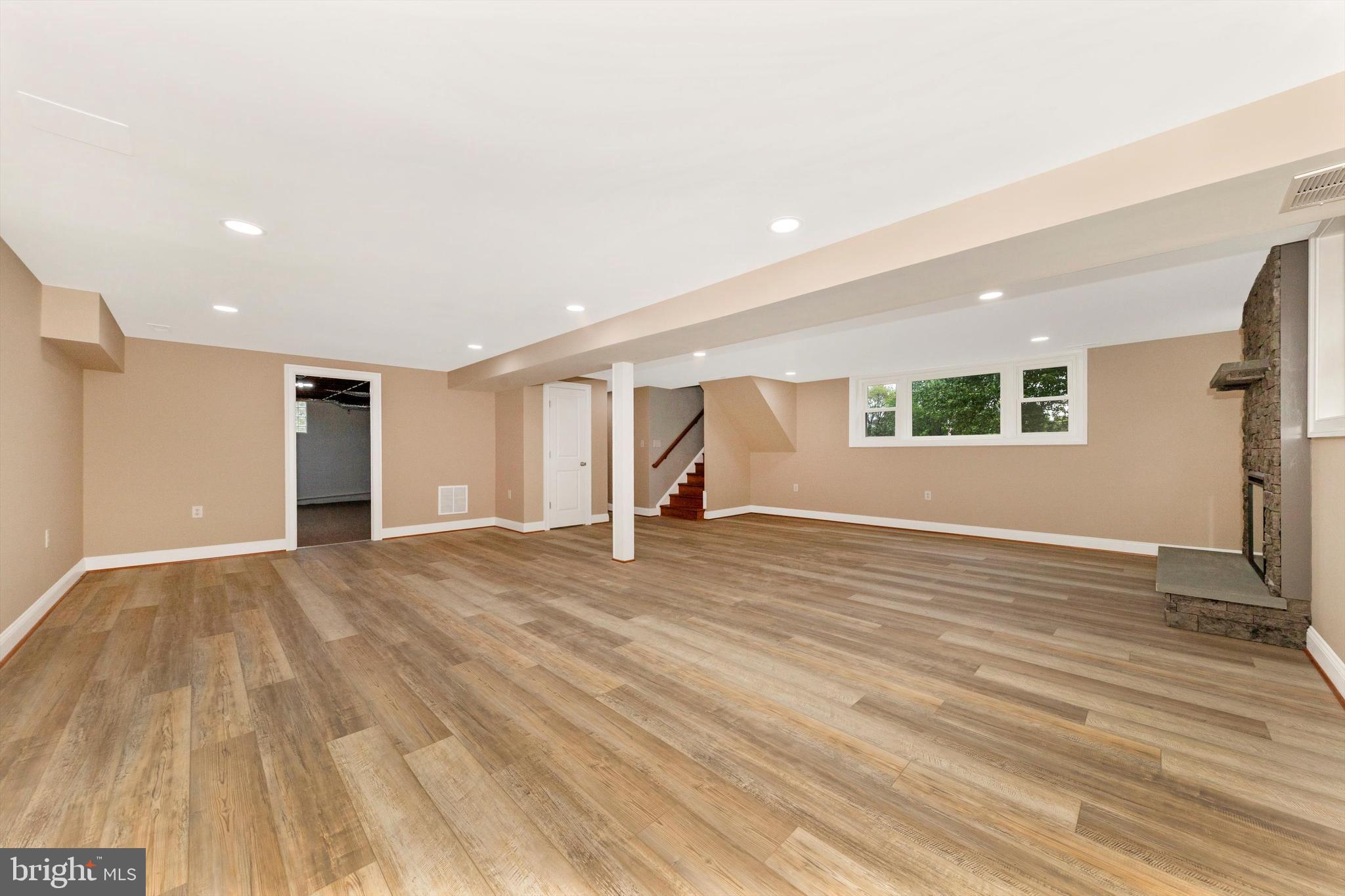 2100 CURTIS COURT