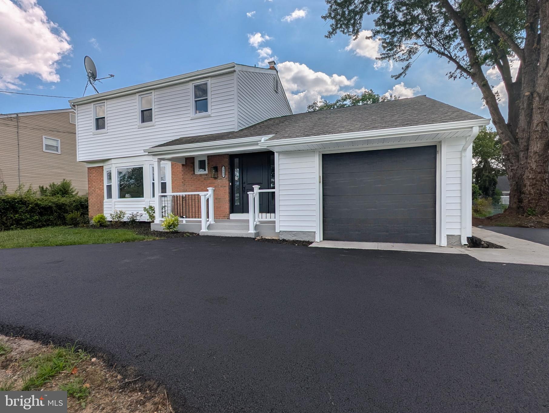 2803 CHAPEL AVENUE W