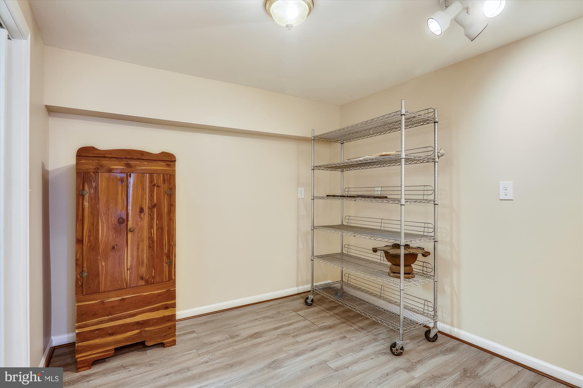 FLOWER HILL - Residential