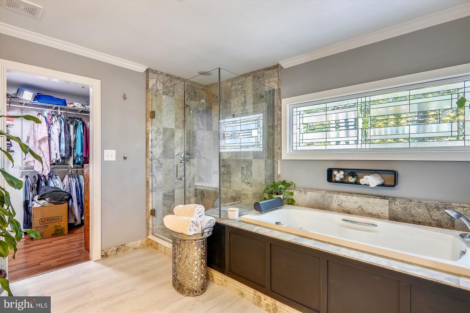 FLOWER HILL - Residential