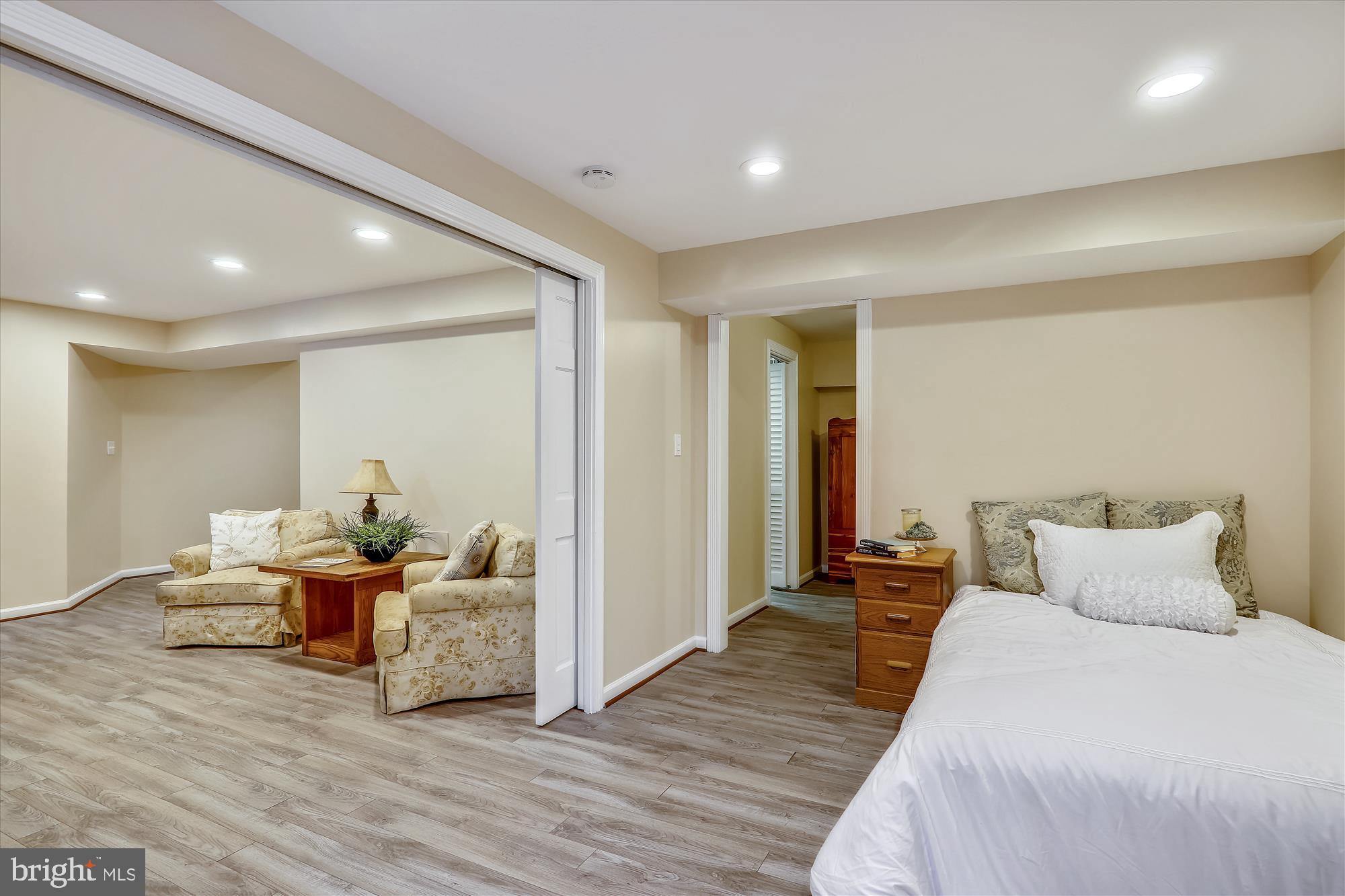 FLOWER HILL - Residential