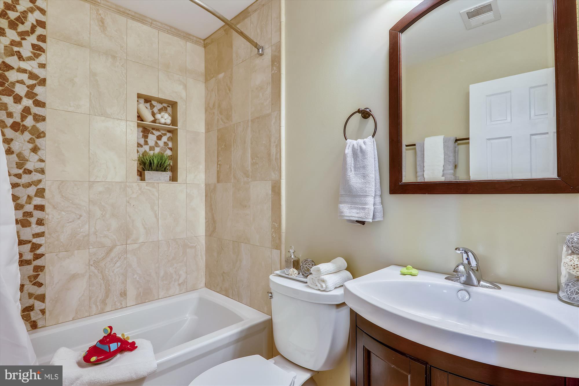 FLOWER HILL - Residential