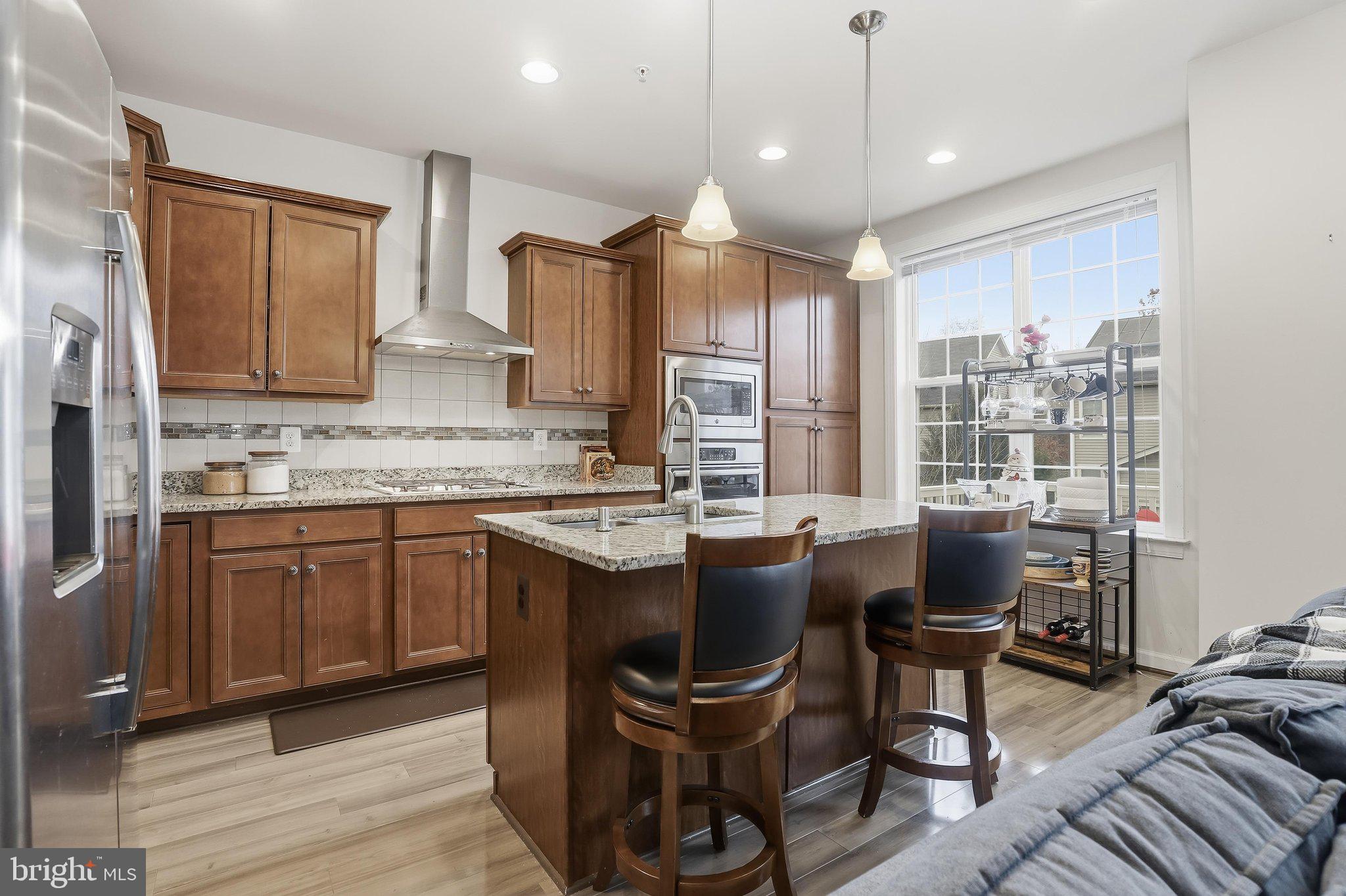 2116 GARDEN GROVE LANE