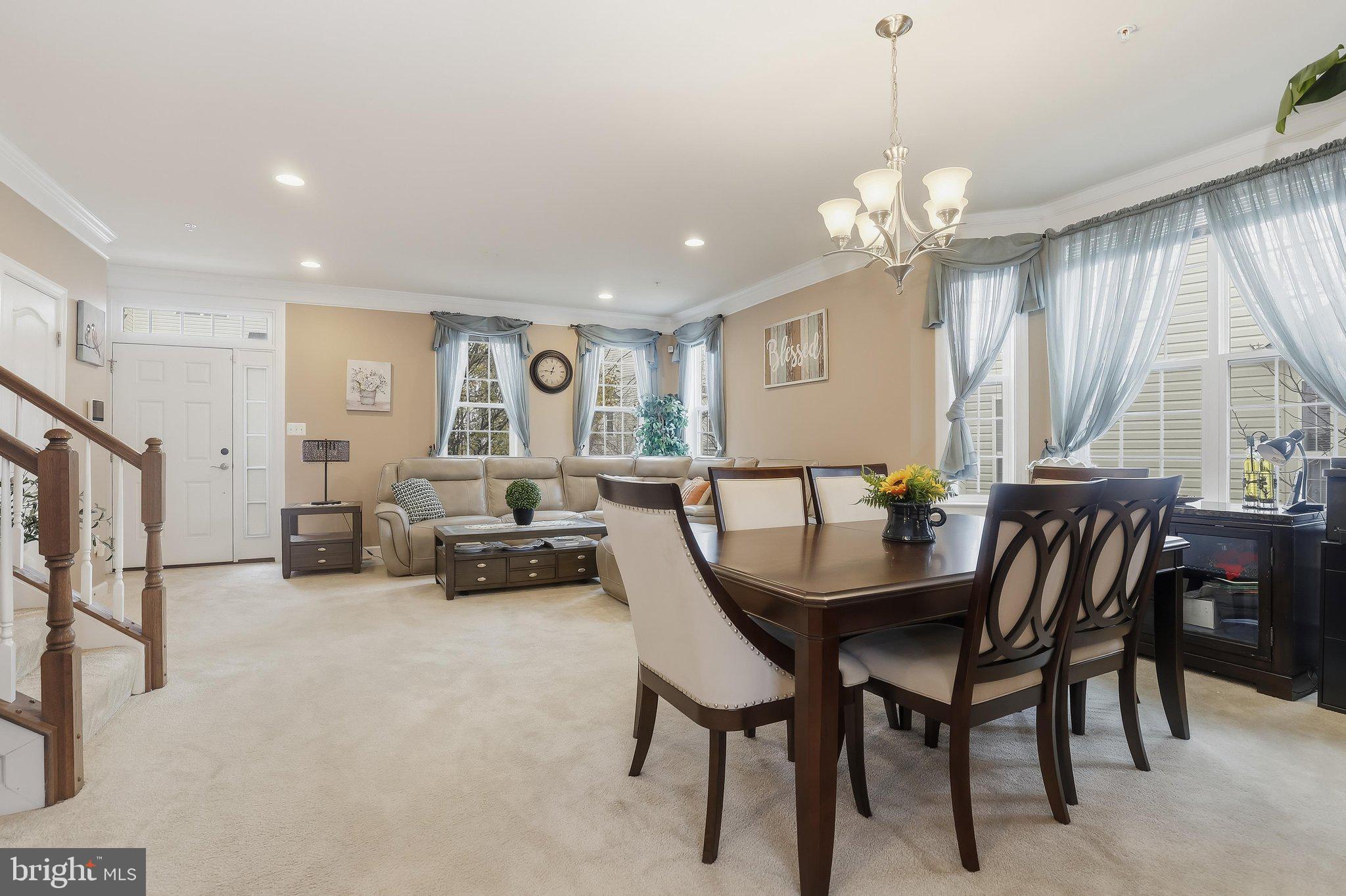 2116 GARDEN GROVE LANE