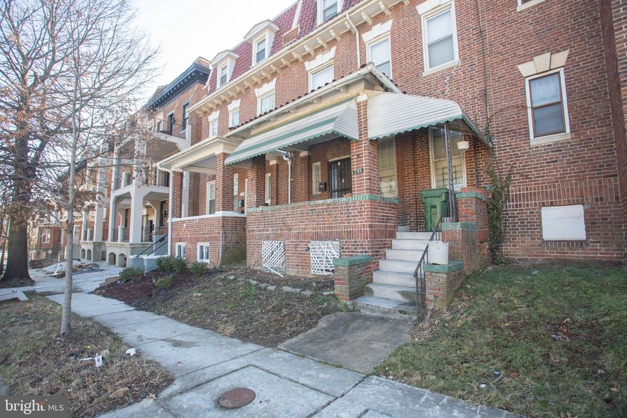 Coming Soon! Opportunity awaits at 715 Druid Park Lake! Estate sale being sold as-is, where-is, with all current contents included. Priced to sell and perfect for investors or buyers looking to renovate and build equity. Highlights include parquet flooring and solid bones. Sale requires 9 signatories.